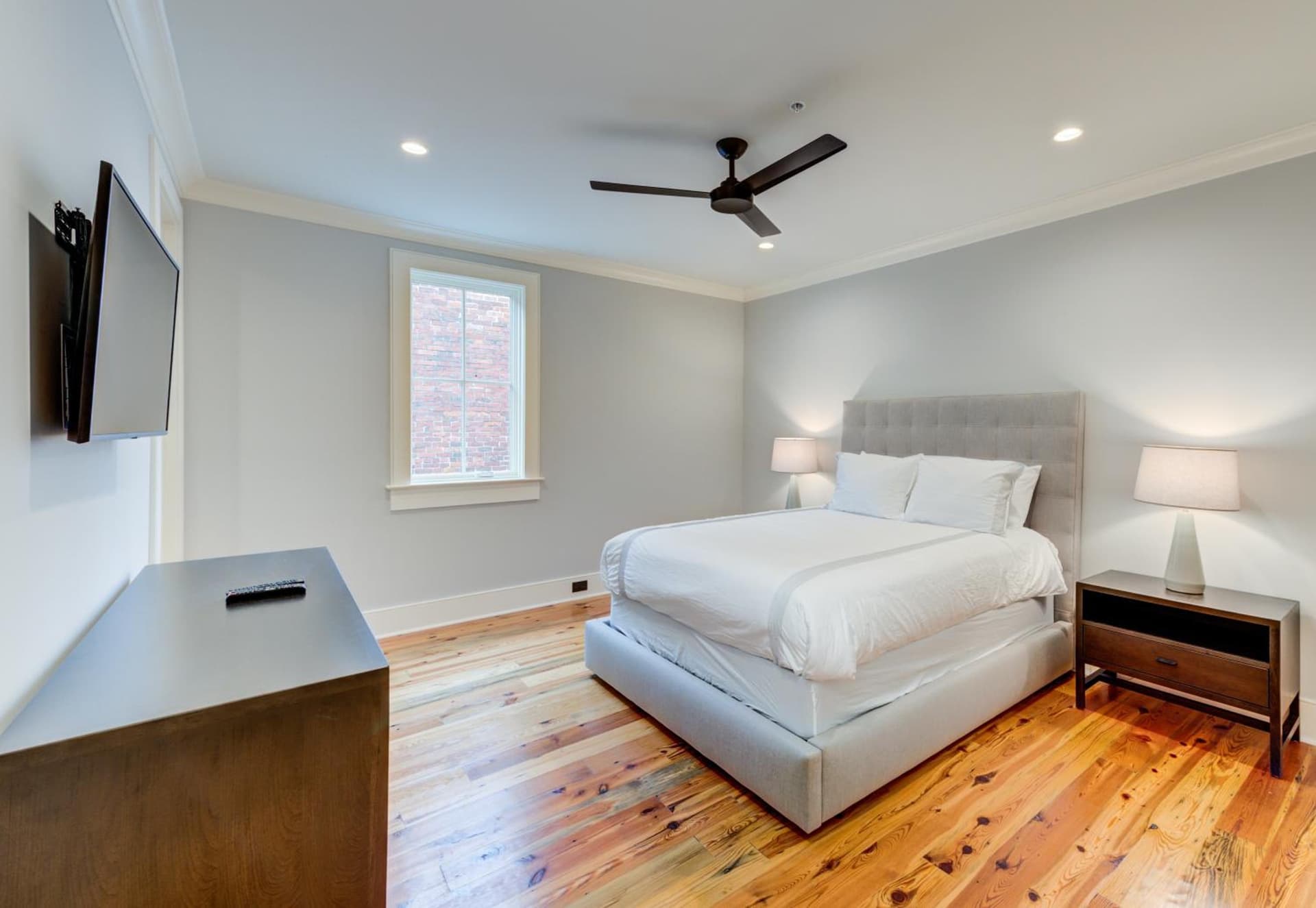 The Quarters on King interior in Charleston, SC — gallery photo 2
