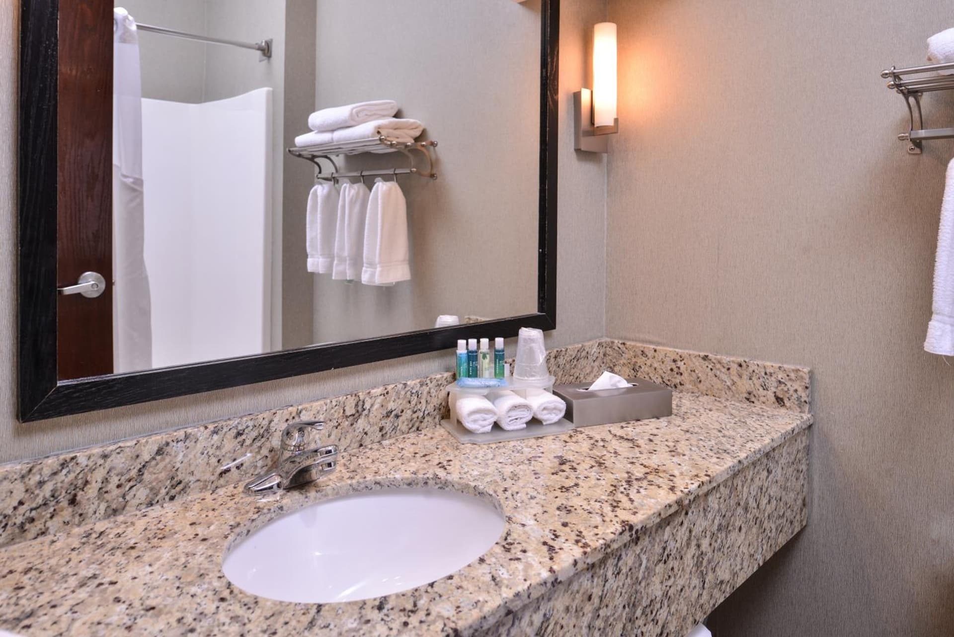 Holiday Inn Express & Suites Topeka West I-70 Wanamaker by IHG gallery photo in Topeka, KS — image 6
