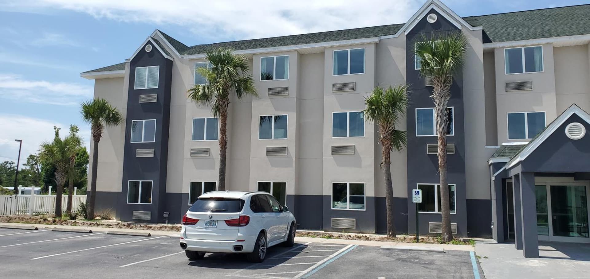 Microtel Inn & Suites by Wyndham Panama City gallery photo in Panama City, FL — image 33