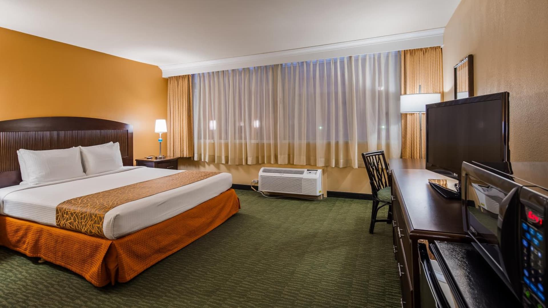 Airport Honolulu Hotel, Trademark Collection by Wyndham gallery photo in Honolulu, HI — image 4