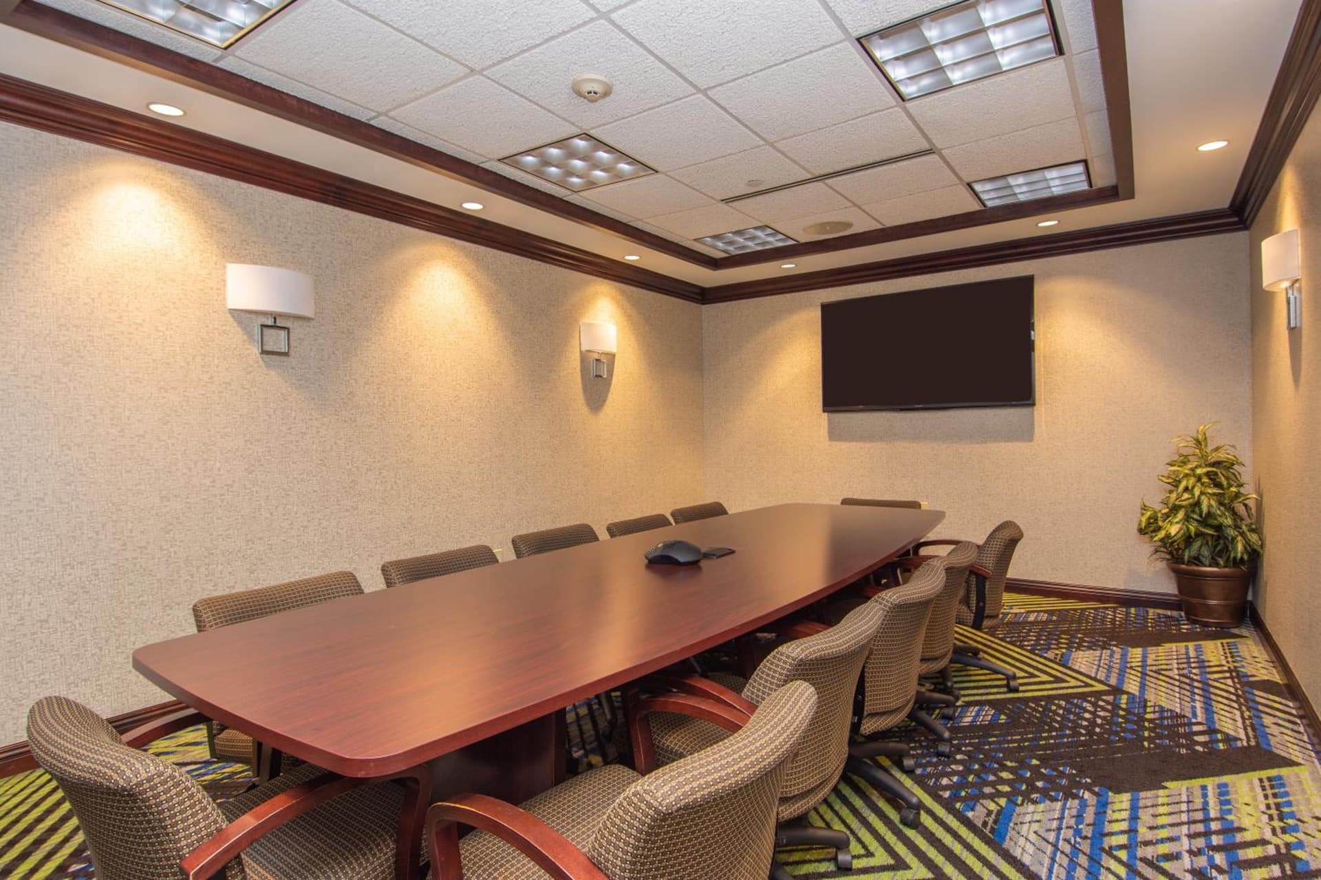 Holiday Inn Express and Suites Springfield Medical District by IHG gallery photo in Springfield, MO — image 5