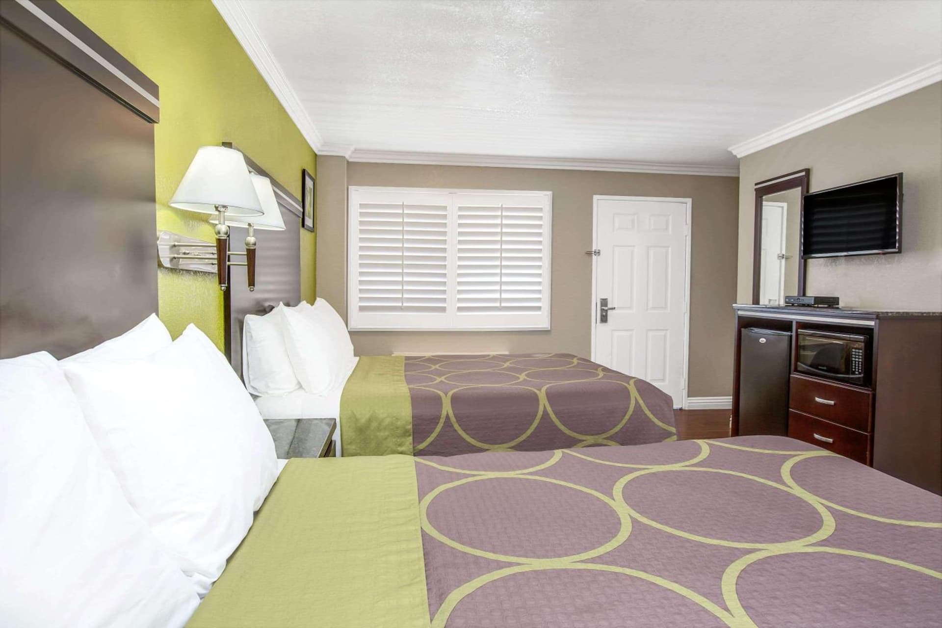 Super 8 by Wyndham Inglewood/LAX/LA Airport gallery photo in Inglewood, CA — image 19