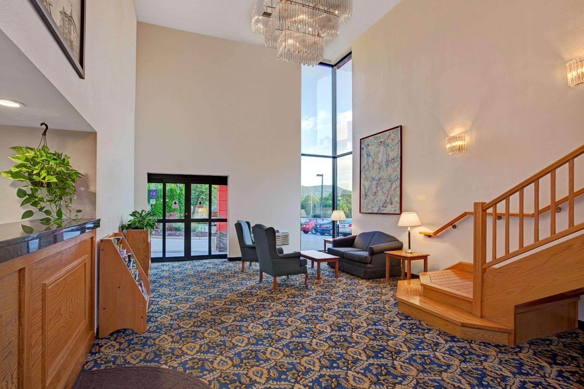 Super 8 by Wyndham Mahwah interior in Mahwah, NJ — gallery photo 2