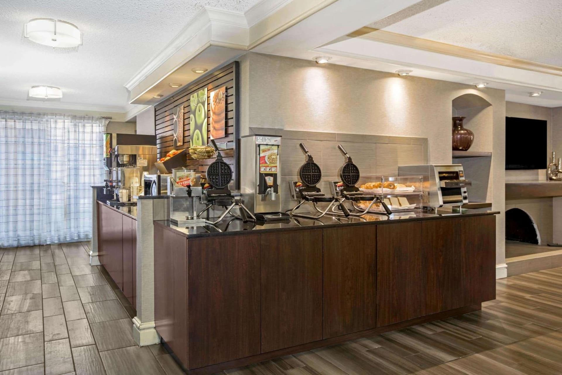 La Quinta Inn by Wyndham Fresno Yosemite gallery photo in Fresno, CA — image 54
