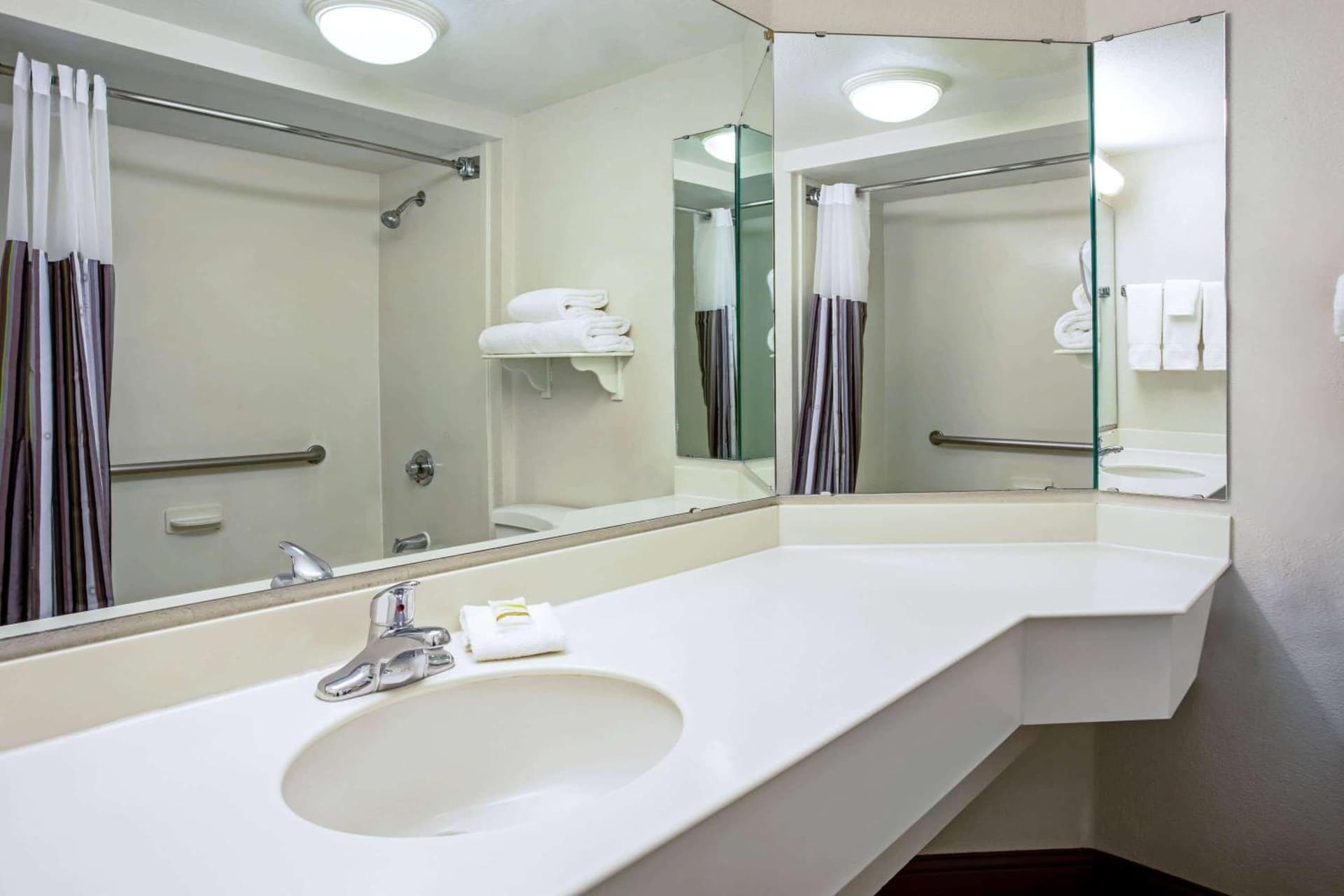 La Quinta by Wyndham Tucson Airport gallery photo in Tucson, AZ — image 12