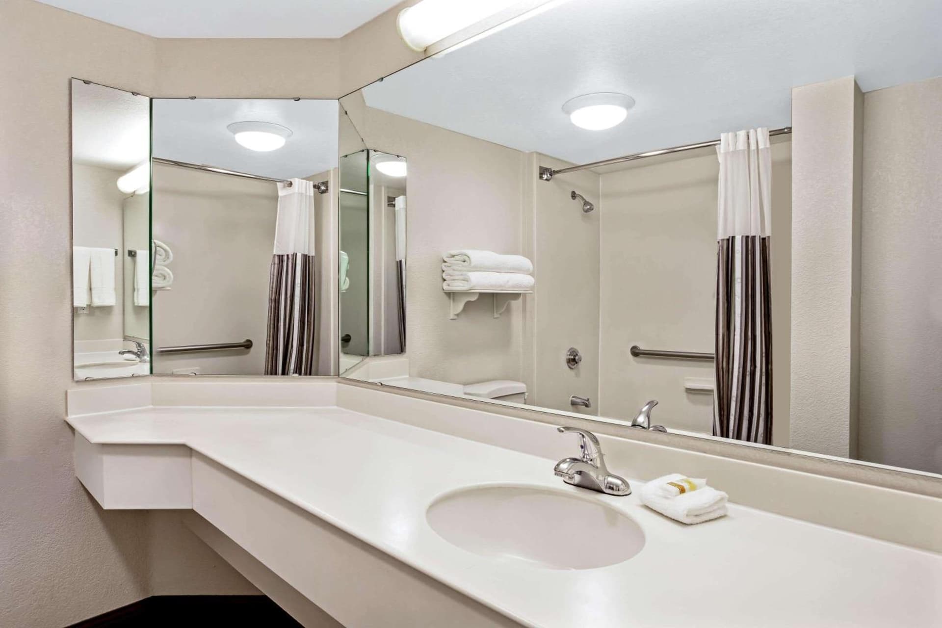 La Quinta by Wyndham Tucson Airport gallery photo in Tucson, AZ — image 16