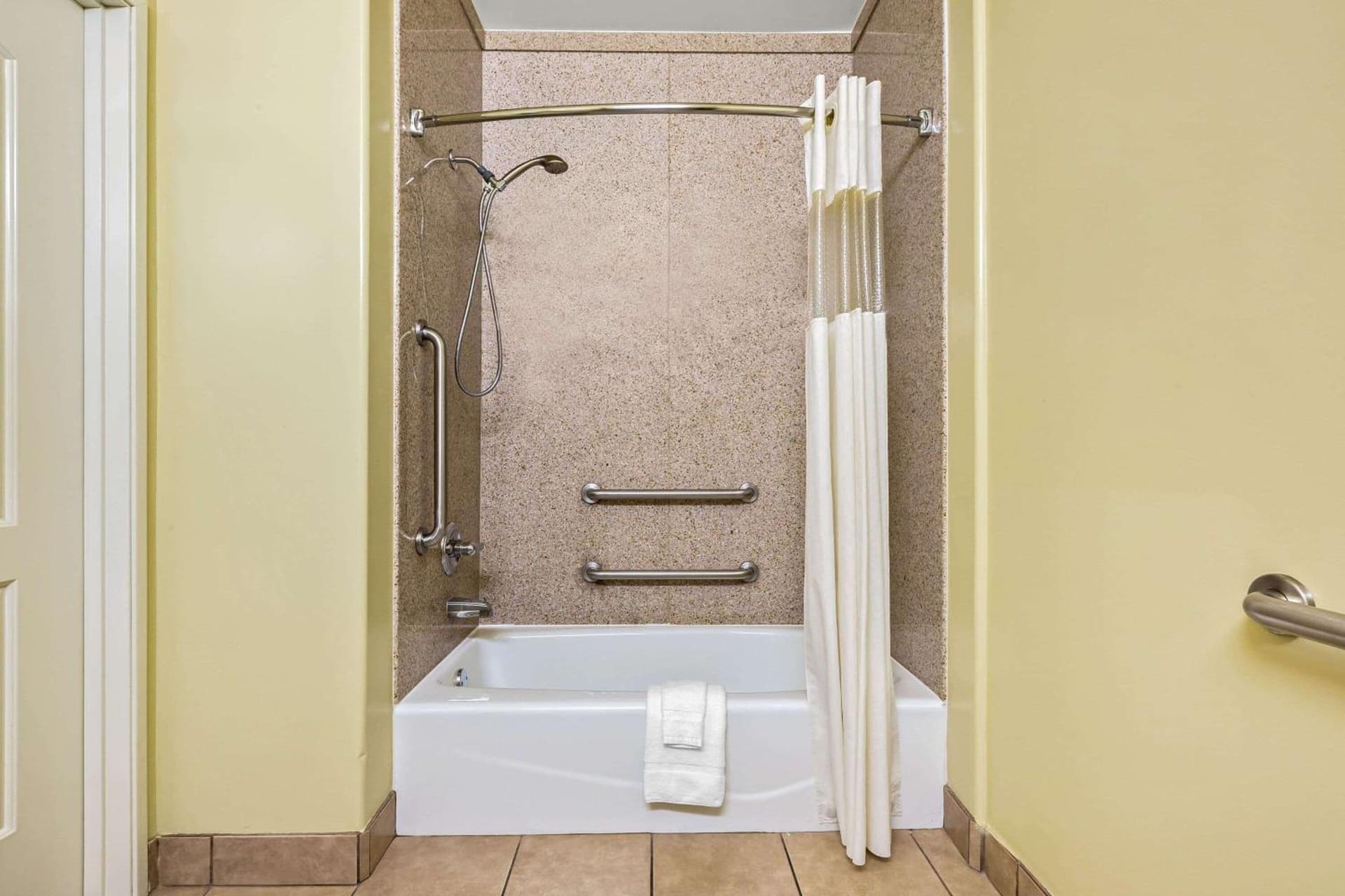 La Quinta by Wyndham Moreno Valley gallery photo in Moreno Valley, CA — image 16