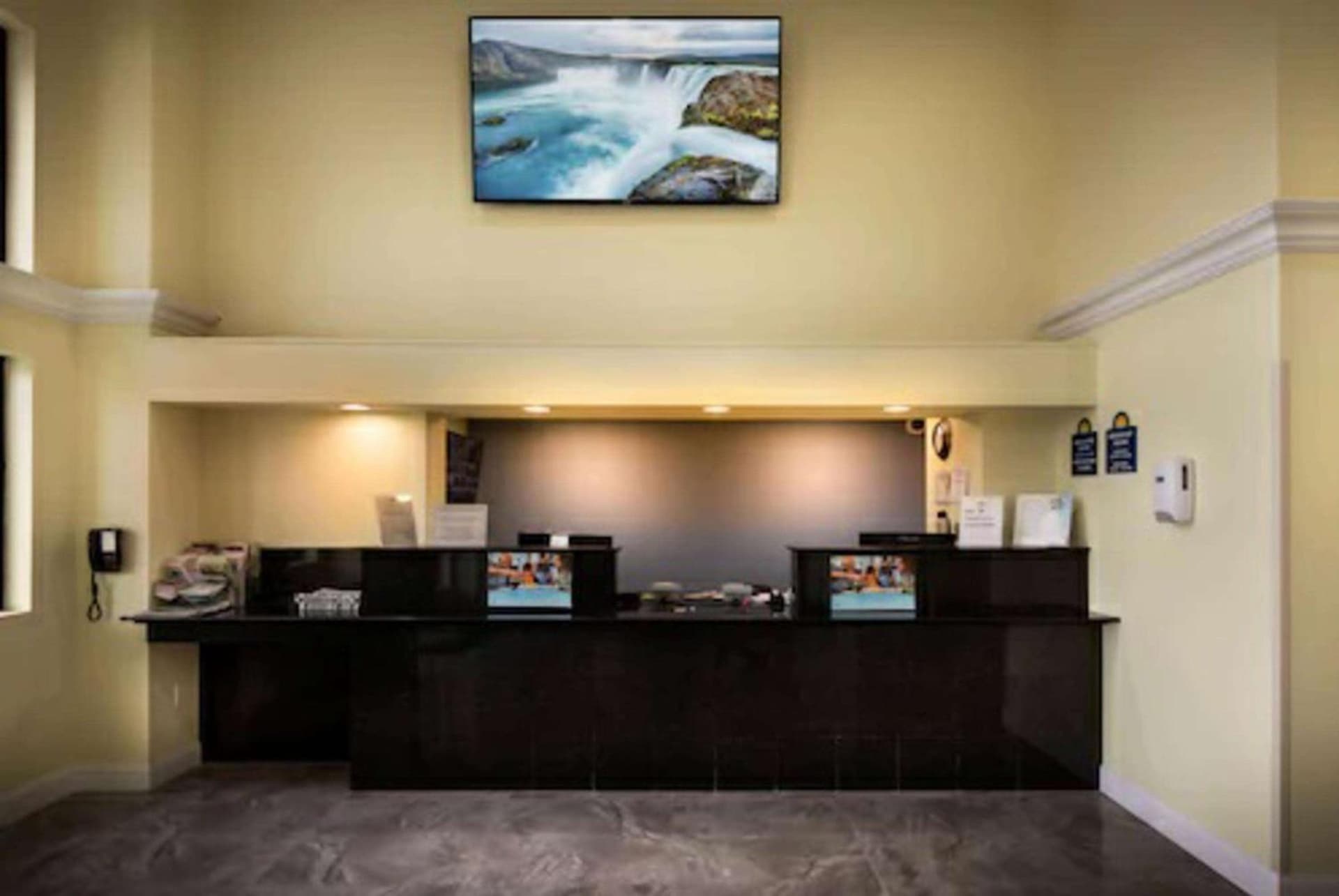 Days Inn by Wyndham Wayne property views in Wayne, NJ — gallery photo 3