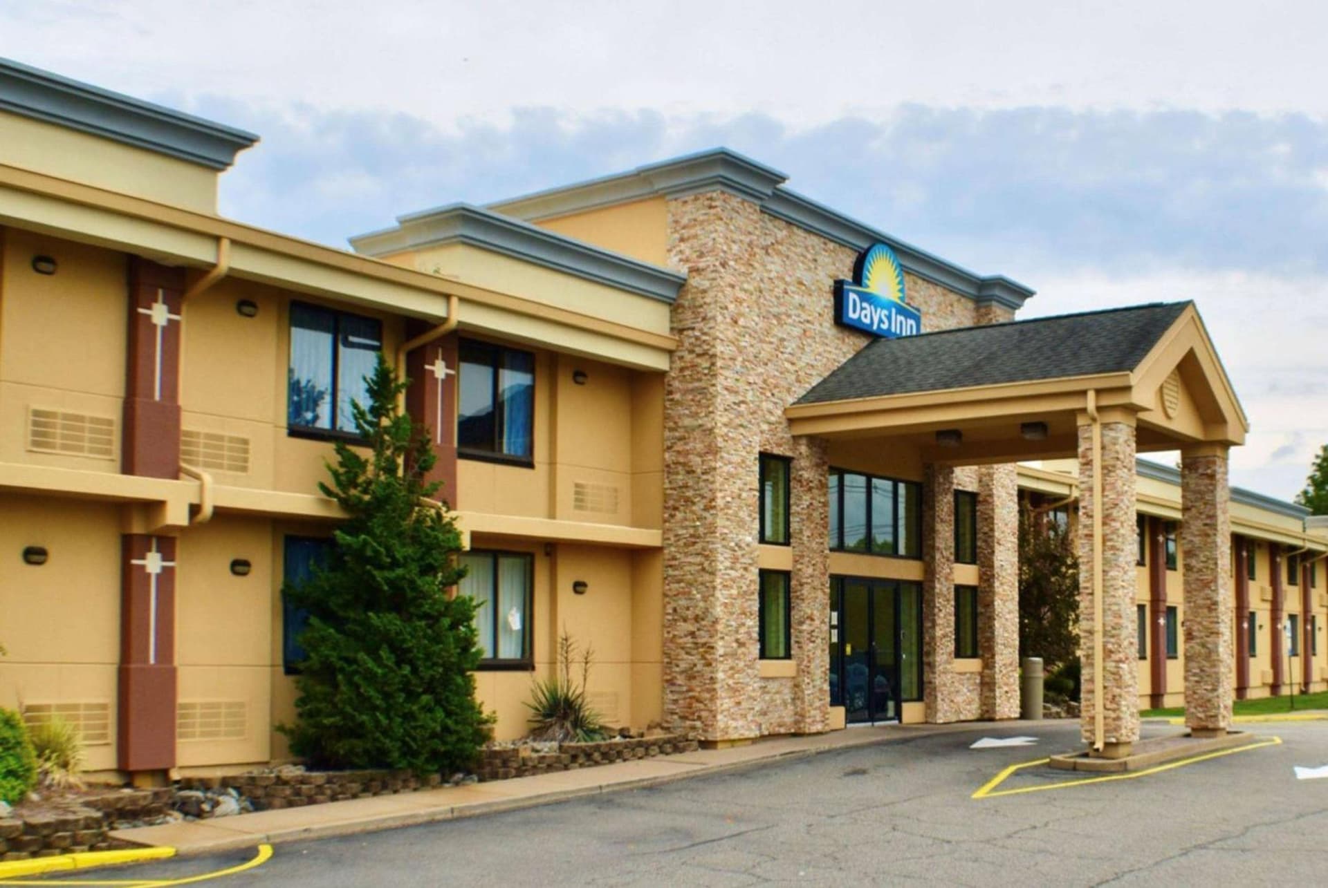 Days Inn by Wyndham Wayne interior in Wayne, NJ — gallery photo 2