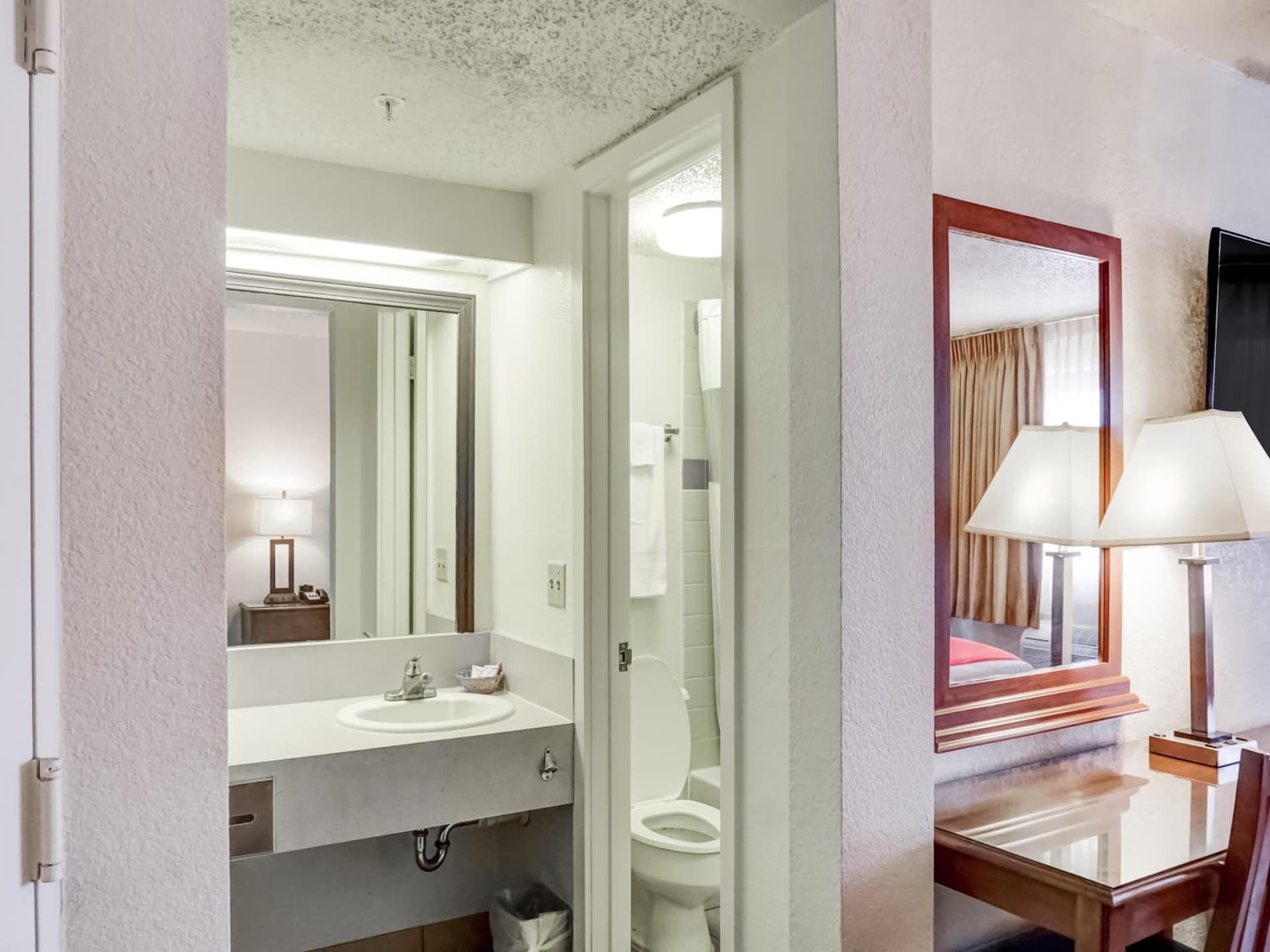 OYO Hotel Killeen East Central property views in Killeen, TX — gallery photo 3