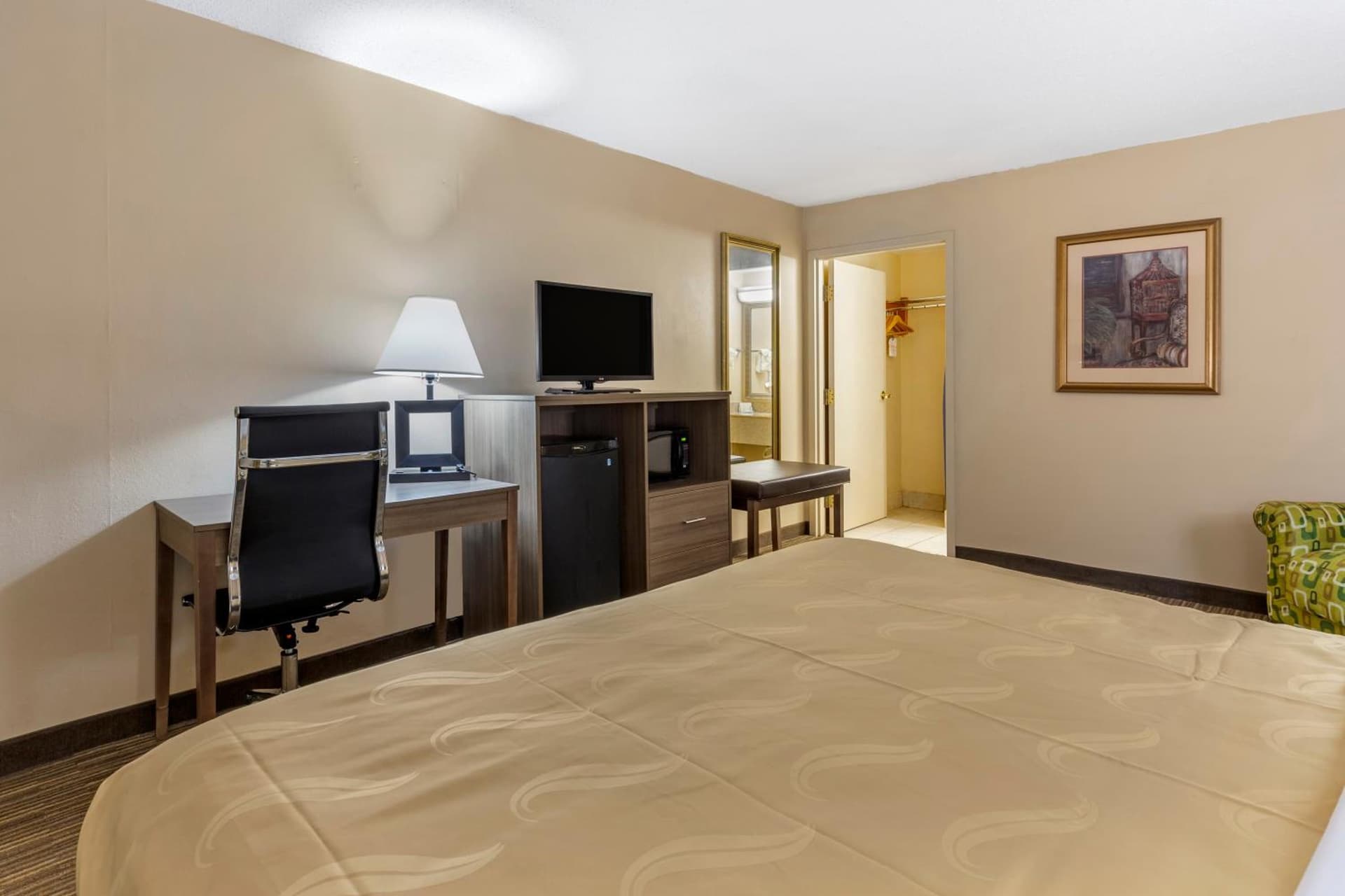 Quality Inn & Suites Hanes Mall gallery photo in Winston-Salem, NC — image 7