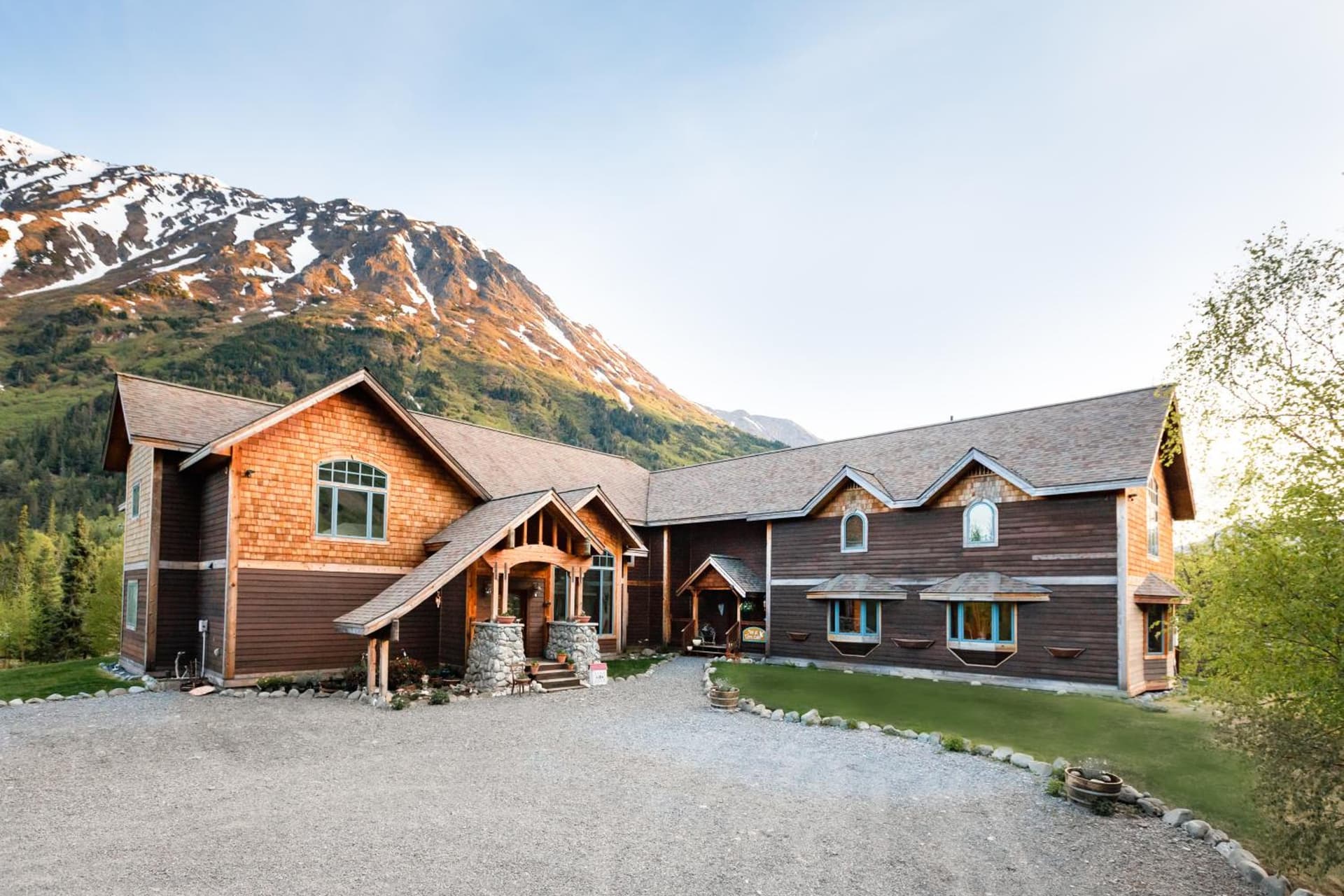 Inn at Tern Lake interior in Moose Pass, AK — gallery photo 2