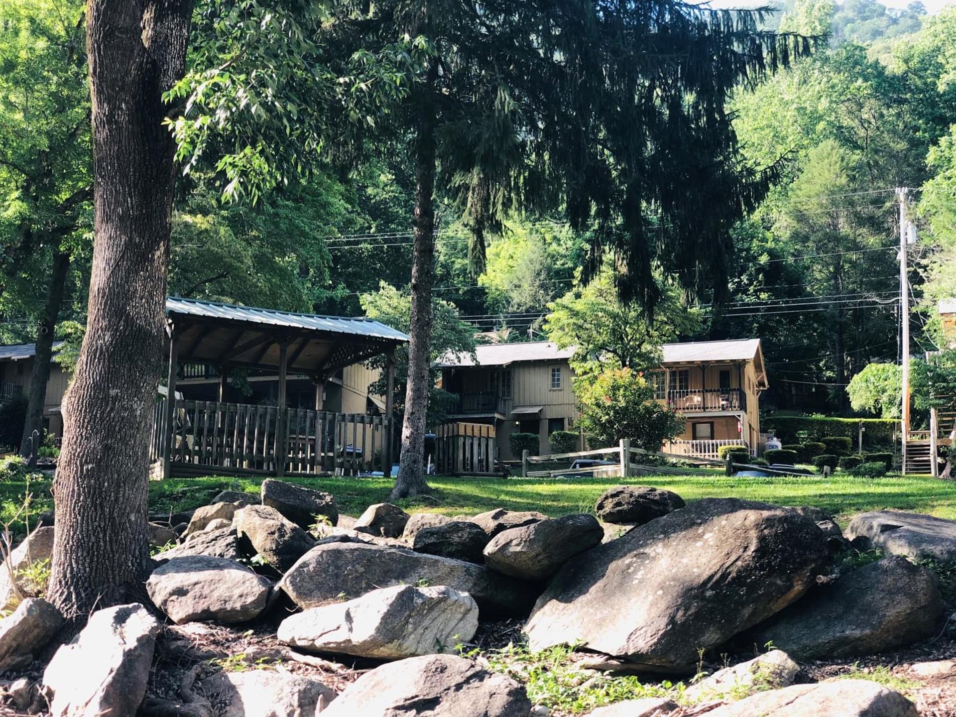 The Evening Shade River Lodge and Cabins featured exterior or lobby in Chimney Rock, NC — similar hotel