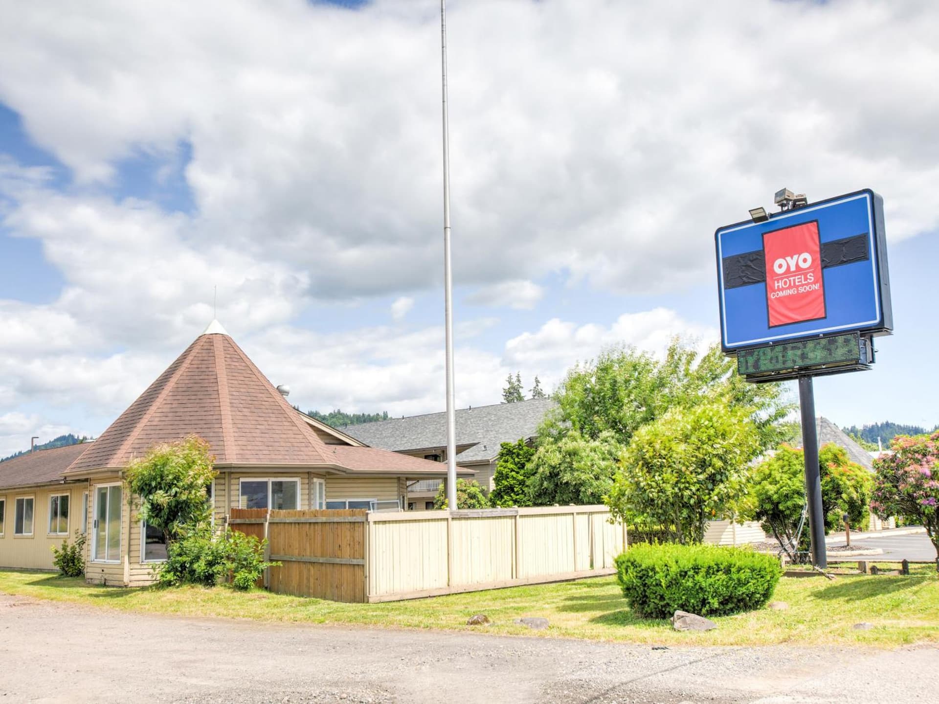 OYO Woodland Hotel and Suites — hotel in Woodland, Washington