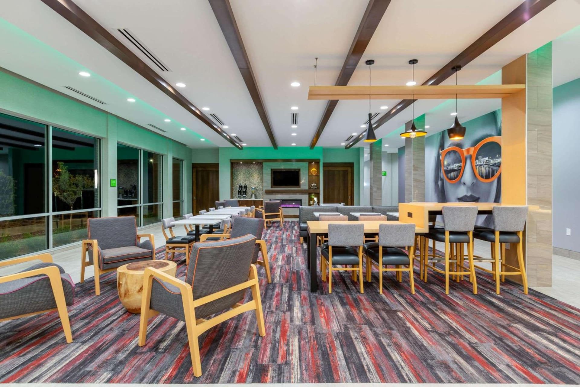 La Quinta by Wyndham Altoona Des Moines gallery photo in Altoona, IA — image 8