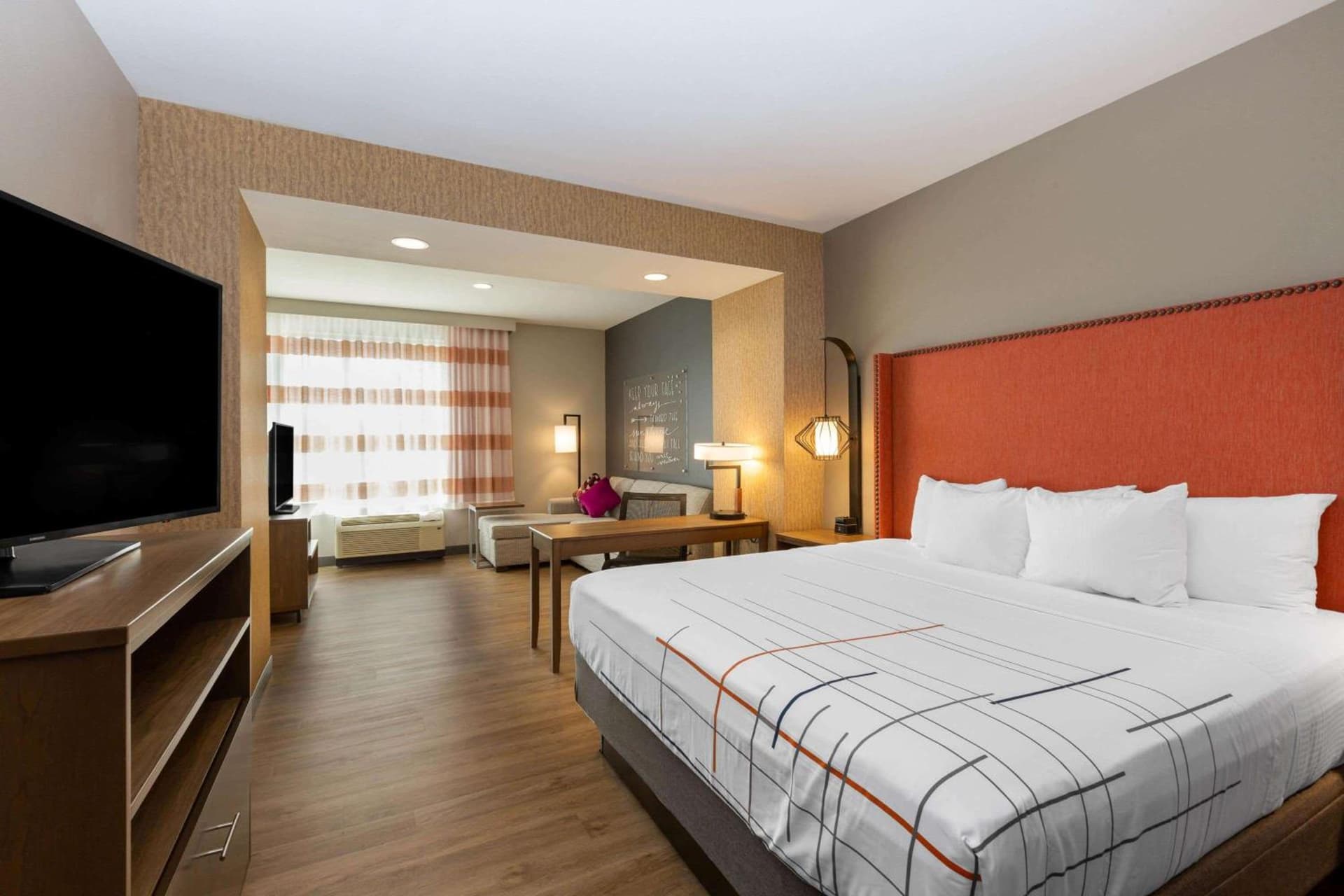 La Quinta by Wyndham Altoona Des Moines gallery photo in Altoona, IA — image 9