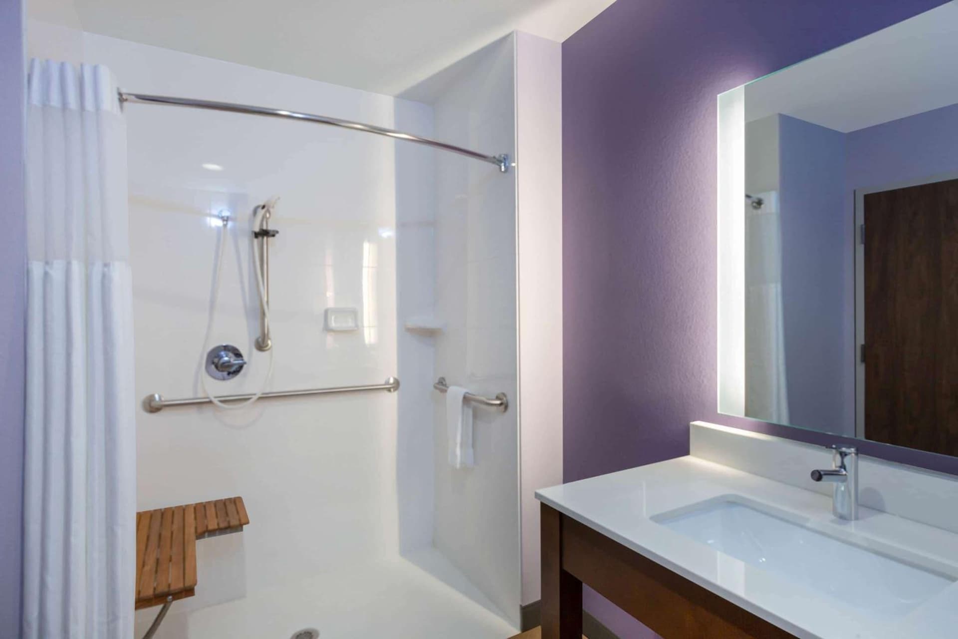 La Quinta by Wyndham Altoona Des Moines gallery photo in Altoona, IA — image 22