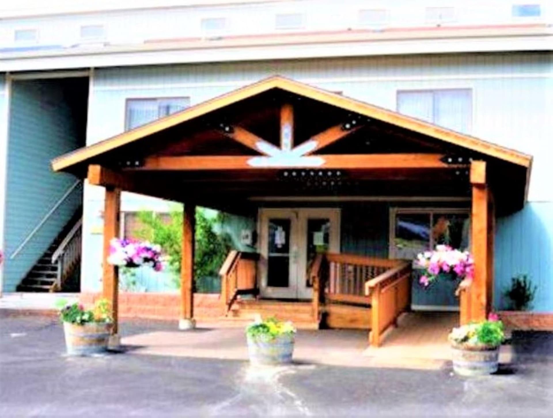 Twin Rivers By Alderwood Colorado Management property views in Fraser, CO — gallery photo 3