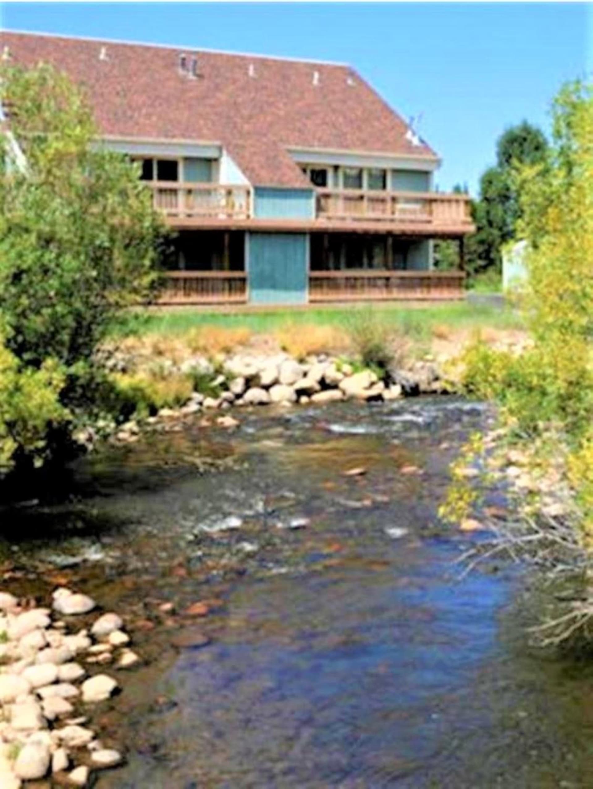Twin Rivers By Alderwood Colorado Management interior in Fraser, CO — gallery photo 2