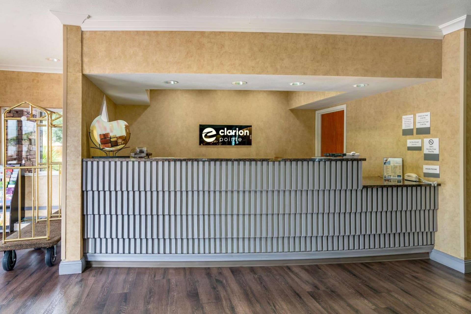 Clarion Pointe Medford gallery photo in Medford, OR — image 6