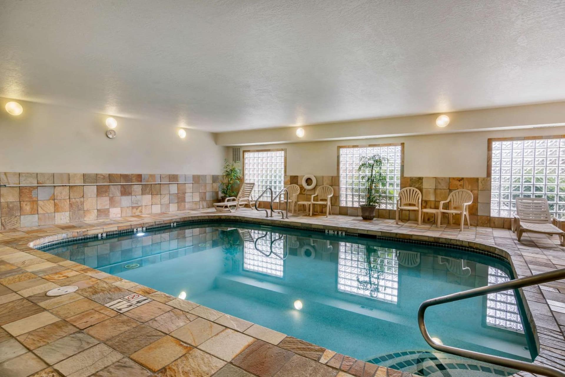Clarion Pointe Medford gallery photo in Medford, OR — image 23