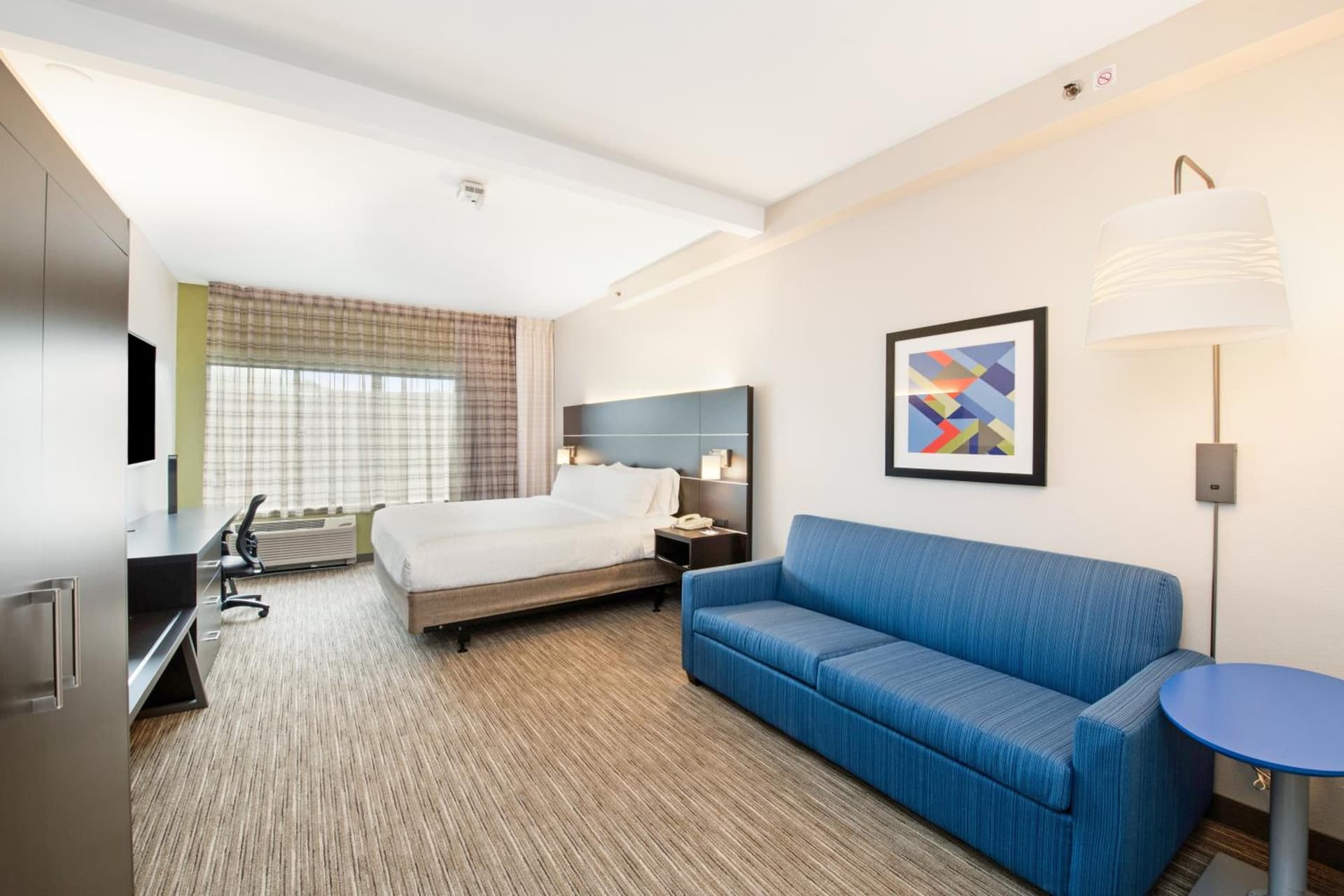 Holiday Inn Express - Delafield by IHG interior in Delafield, WI — gallery photo 2