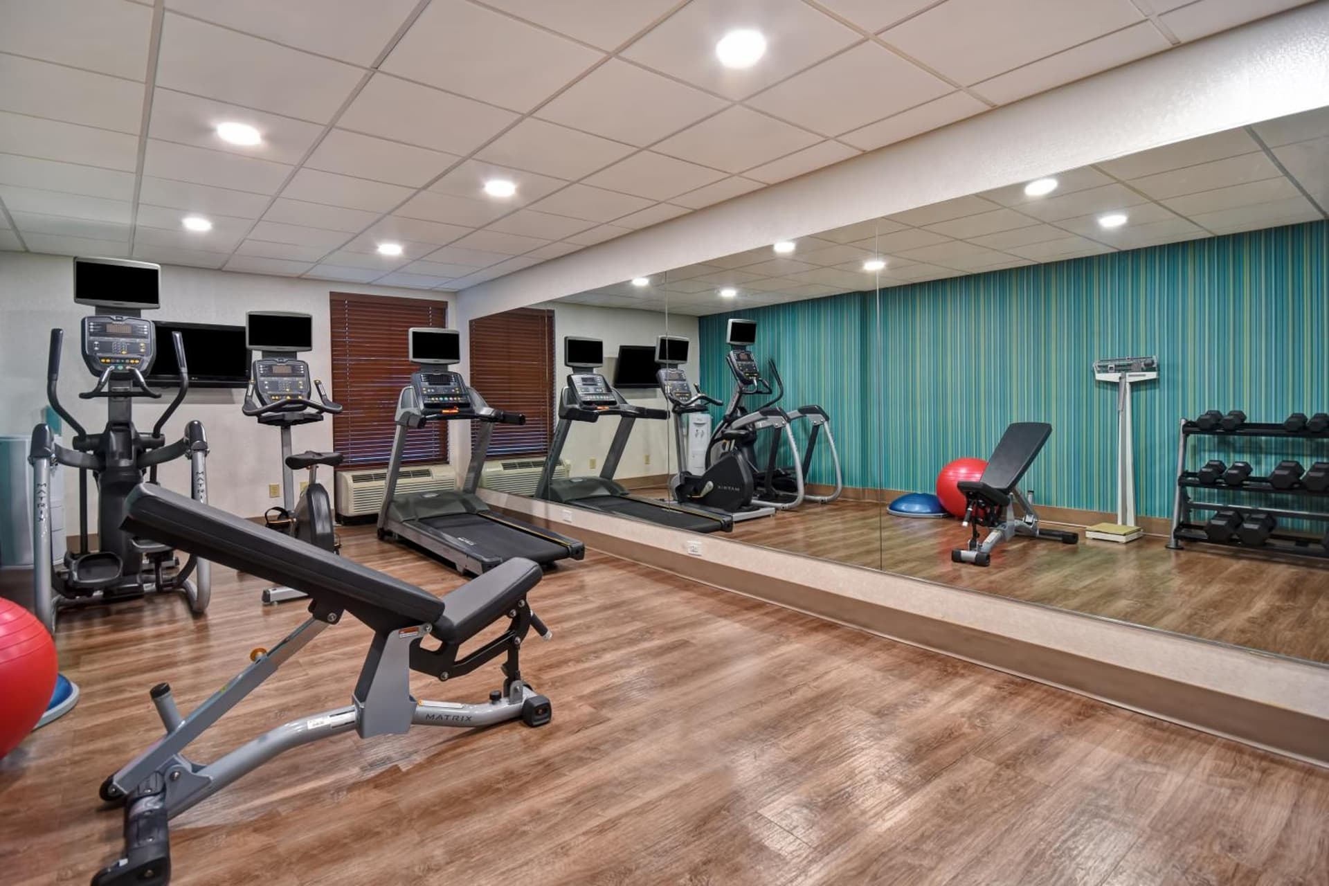 Holiday Inn Express & Suites Allentown-Dorney Park Area by IHG gallery photo in Allentown, PA — image 25