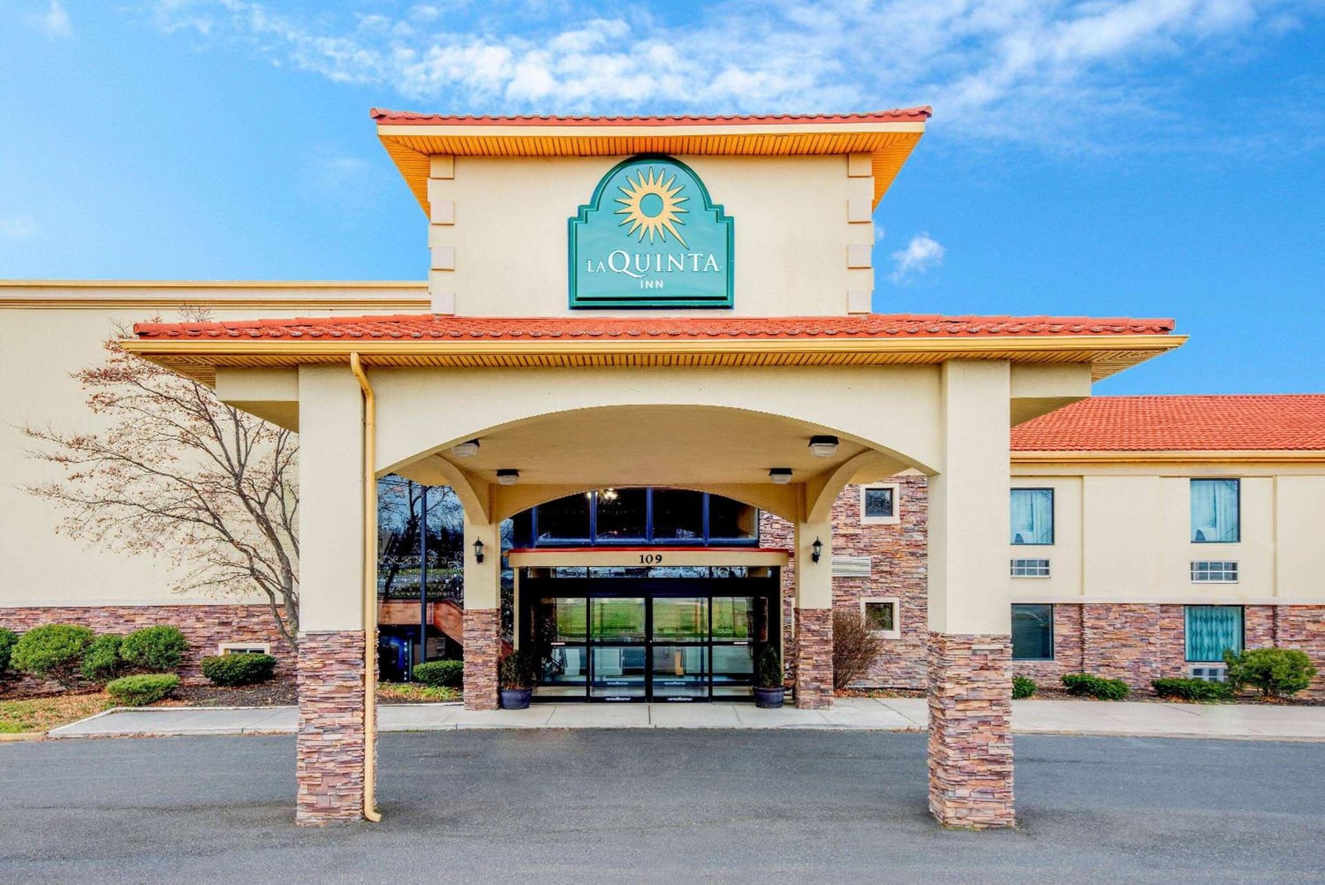 La Quinta Inn by Wyndham West Long Branch NJ Shore Area interior in West Long Branch, NJ — gallery photo 2