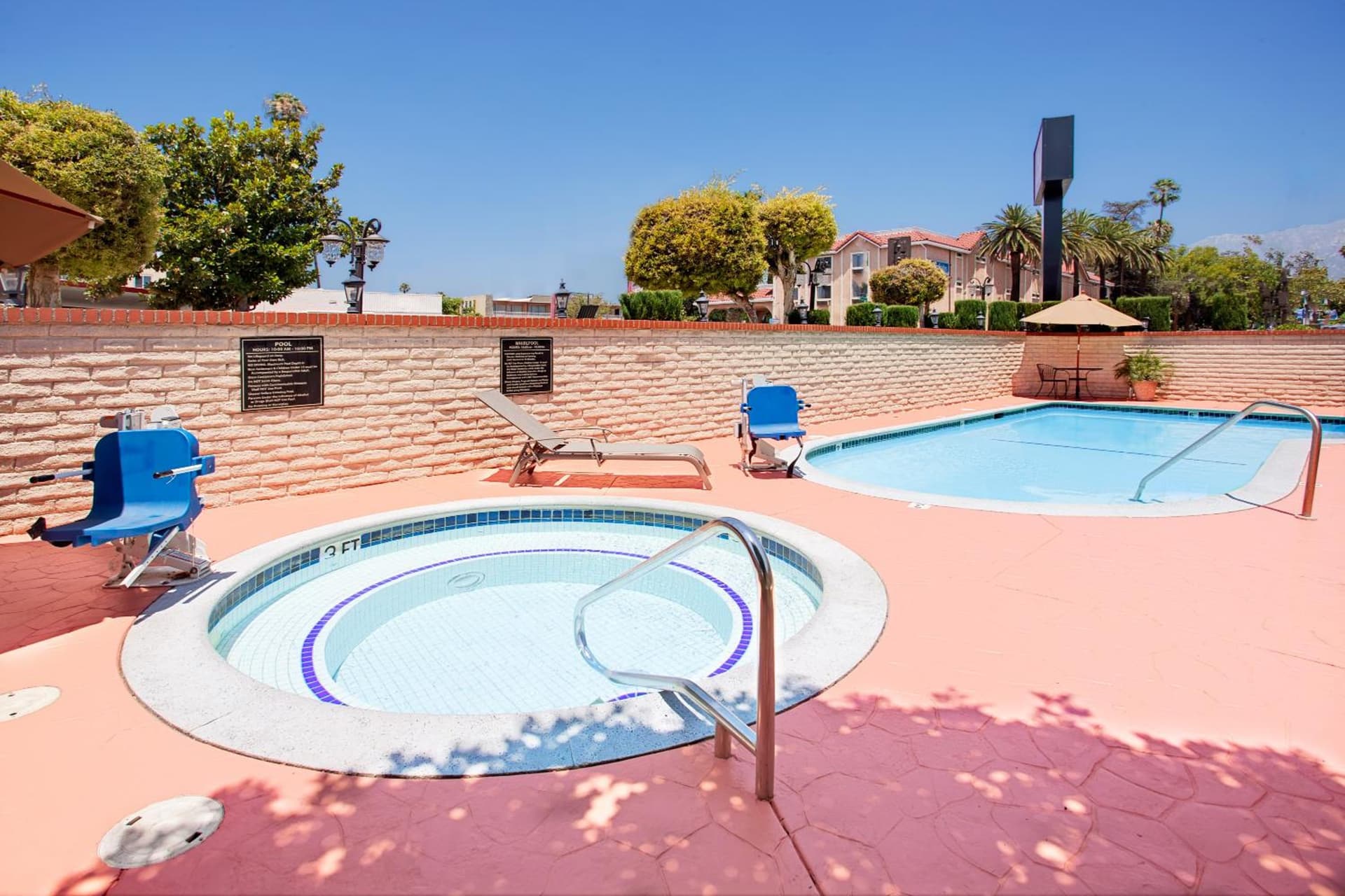 Ramada by Wyndham Pasadena gallery photo in Pasadena, CA — image 10