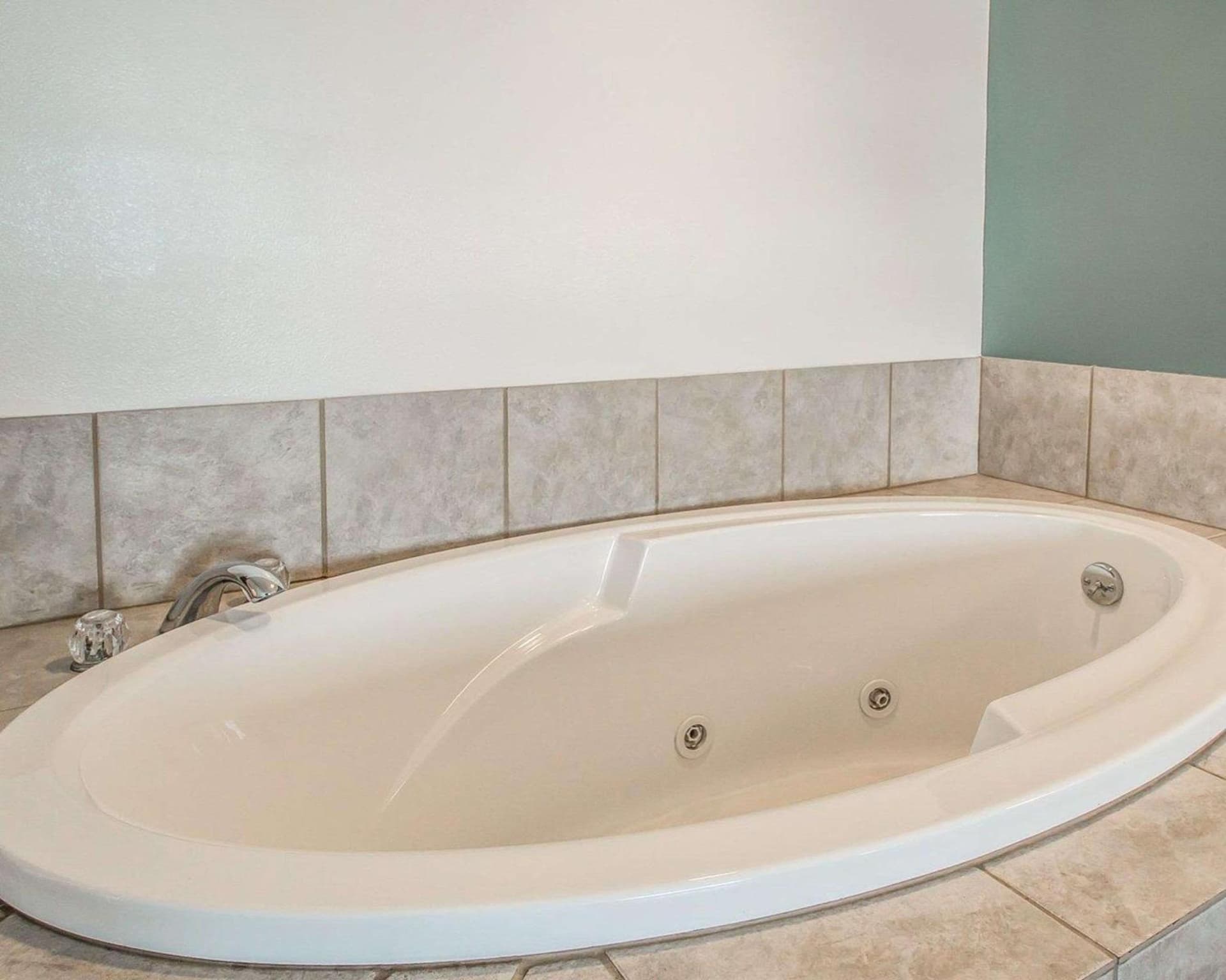 Sleep Inn & Suites Mount Vernon interior in Mount Vernon, IA — gallery photo 2