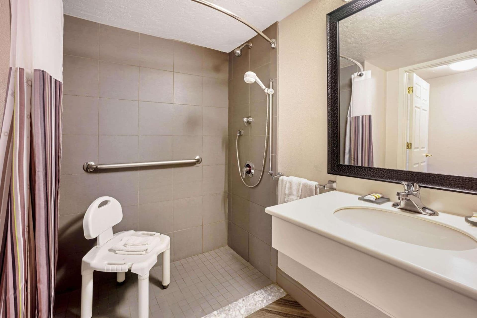 La Quinta by Wyndham Tacoma - Seattle gallery photo in Tacoma, WA — image 27
