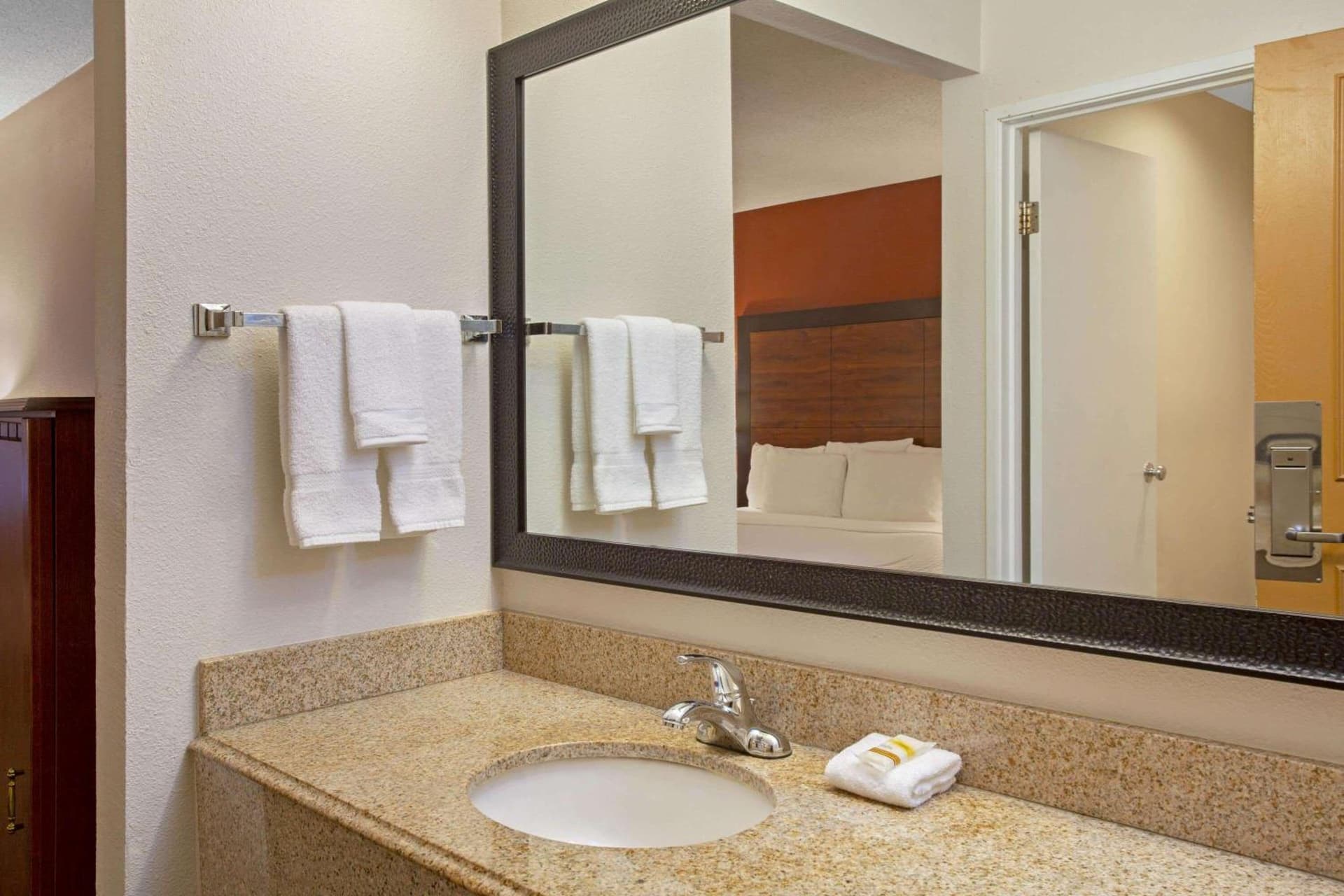 La Quinta Inn by Wyndham Auburn Worcester gallery photo in Auburn — image 28
