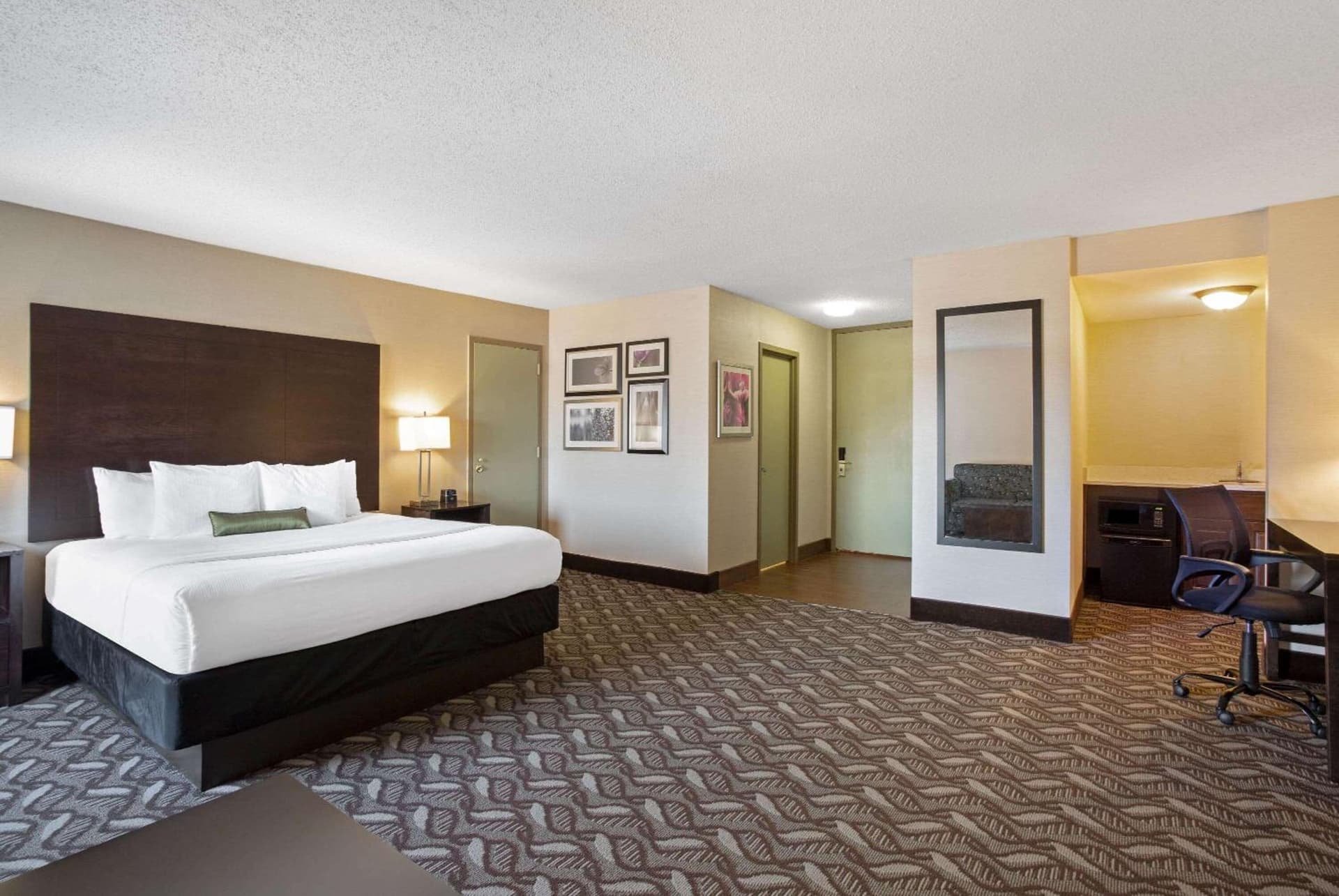 La Quinta by Wyndham Springfield gallery photo in Springfield, MA — image 37