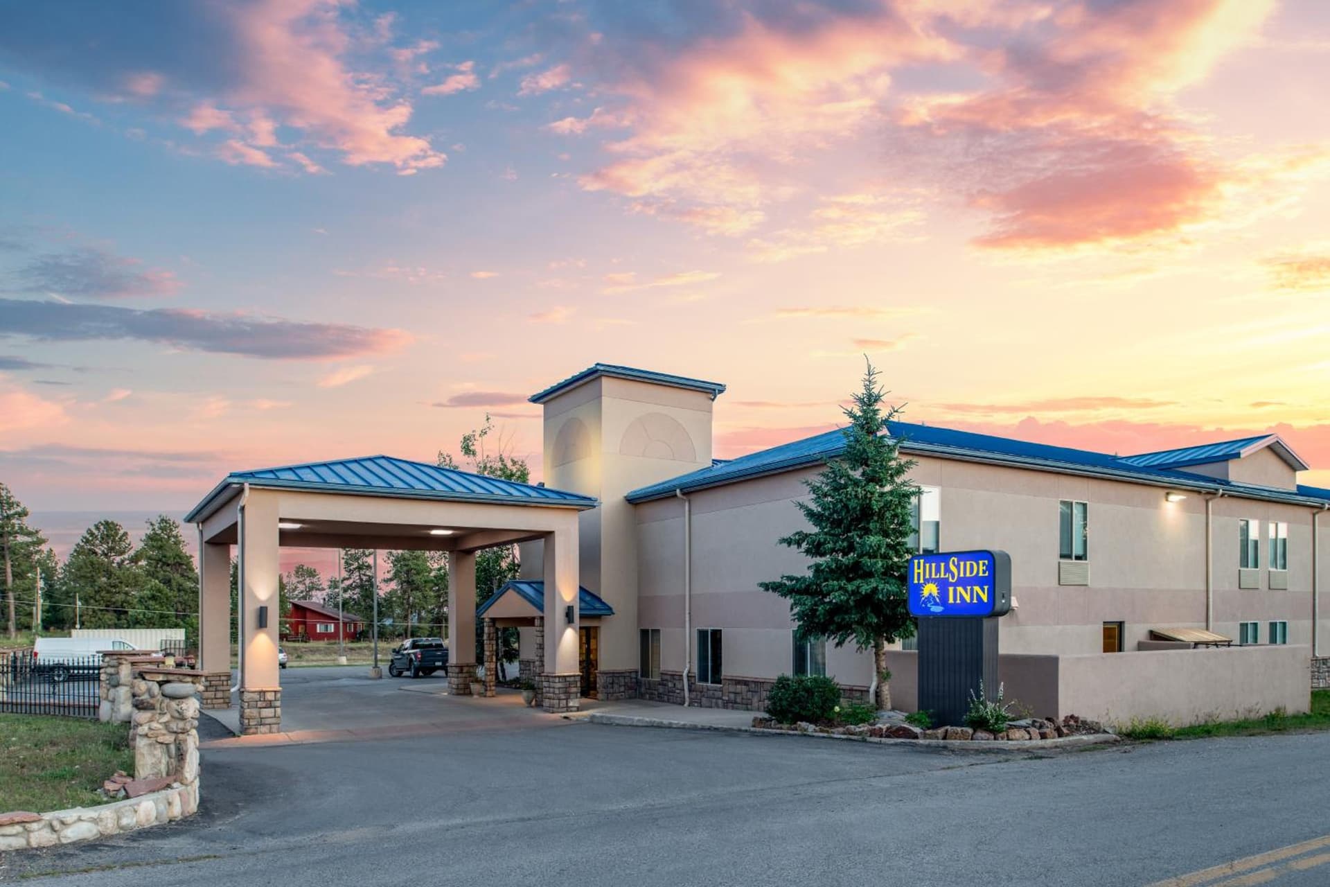 Hillside Inn Pagosa featured exterior or lobby in Pagosa Springs, CO — similar hotel