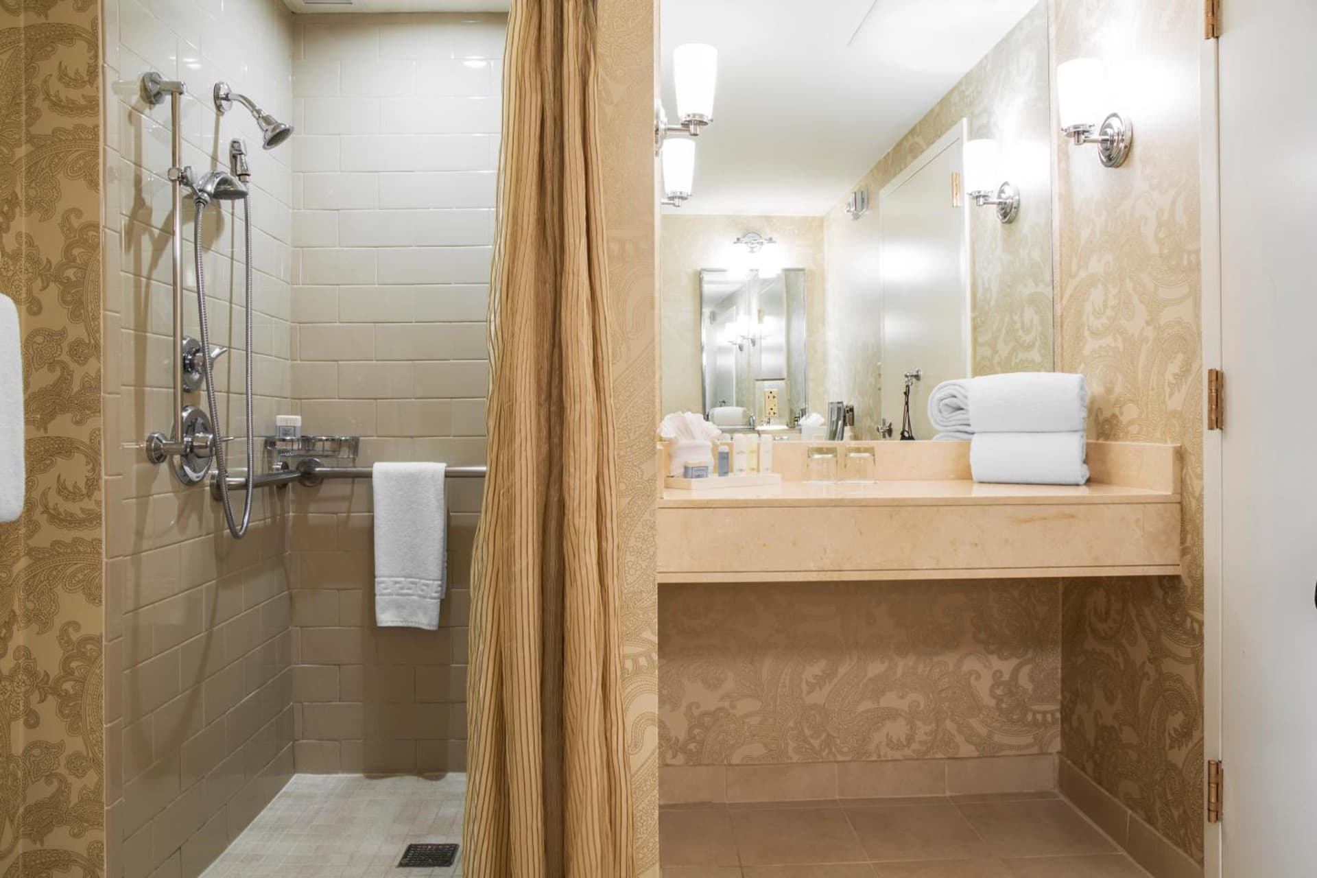 Omni Houston Hotel interior in Houston, TX — gallery photo 2