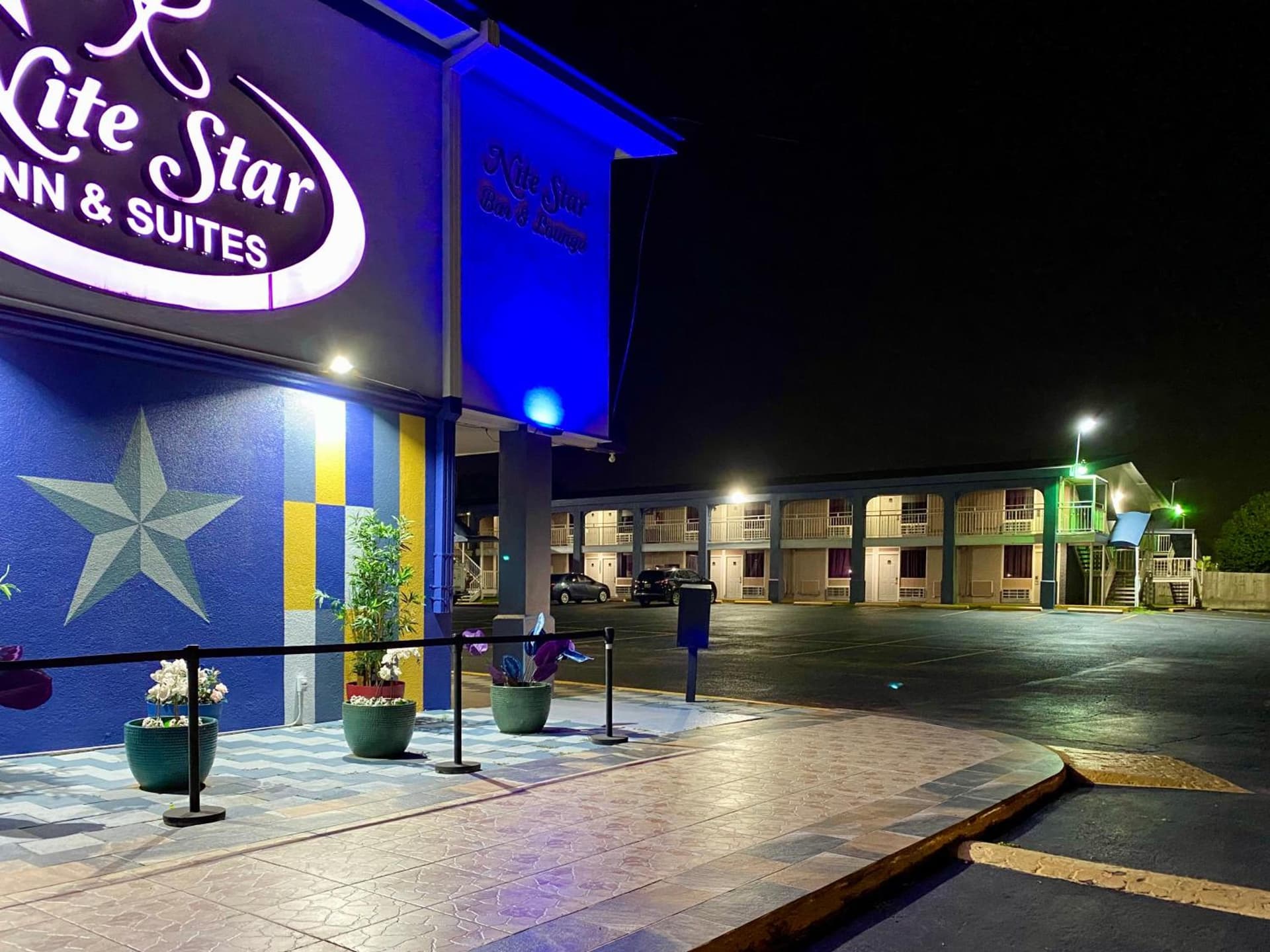 R Nite Star Hotel At Arlington Entertainment District exterior or lobby in Arlington, TX — main listing photo