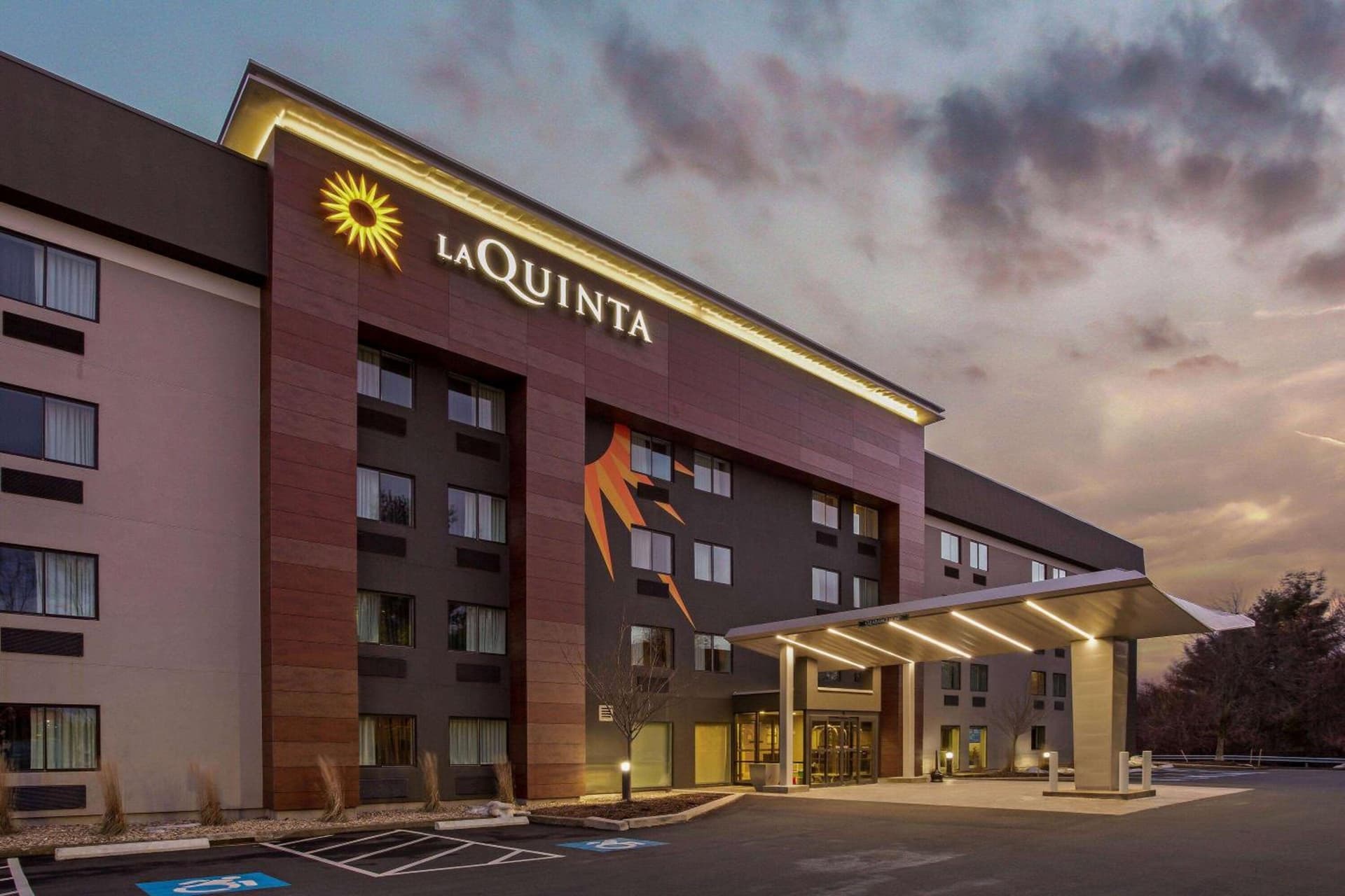 La Quinta by Wyndham Hartford Bradley Airport gallery photo in Windsor Locks — image 9