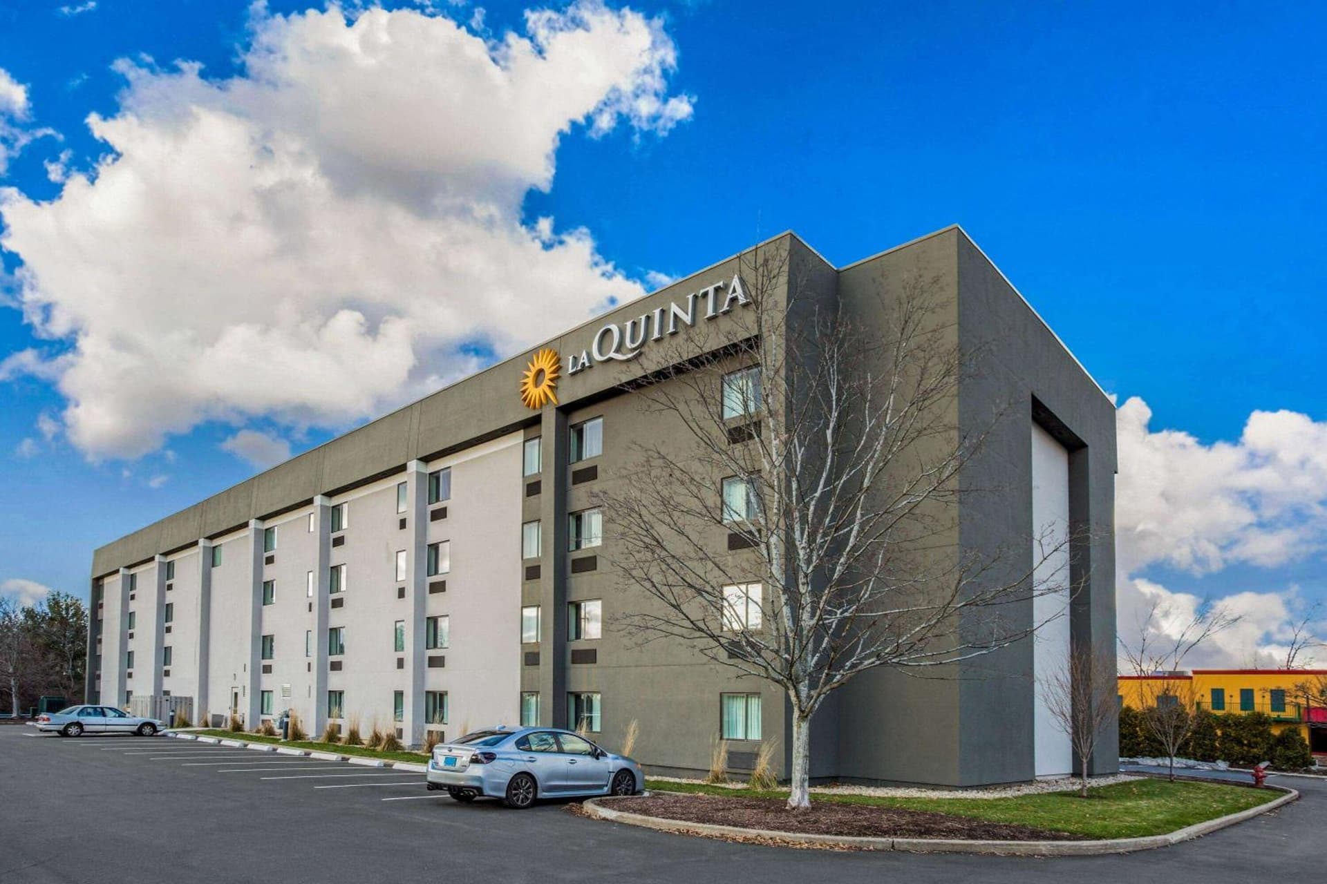La Quinta by Wyndham Hartford Bradley Airport gallery photo in Windsor Locks — image 24