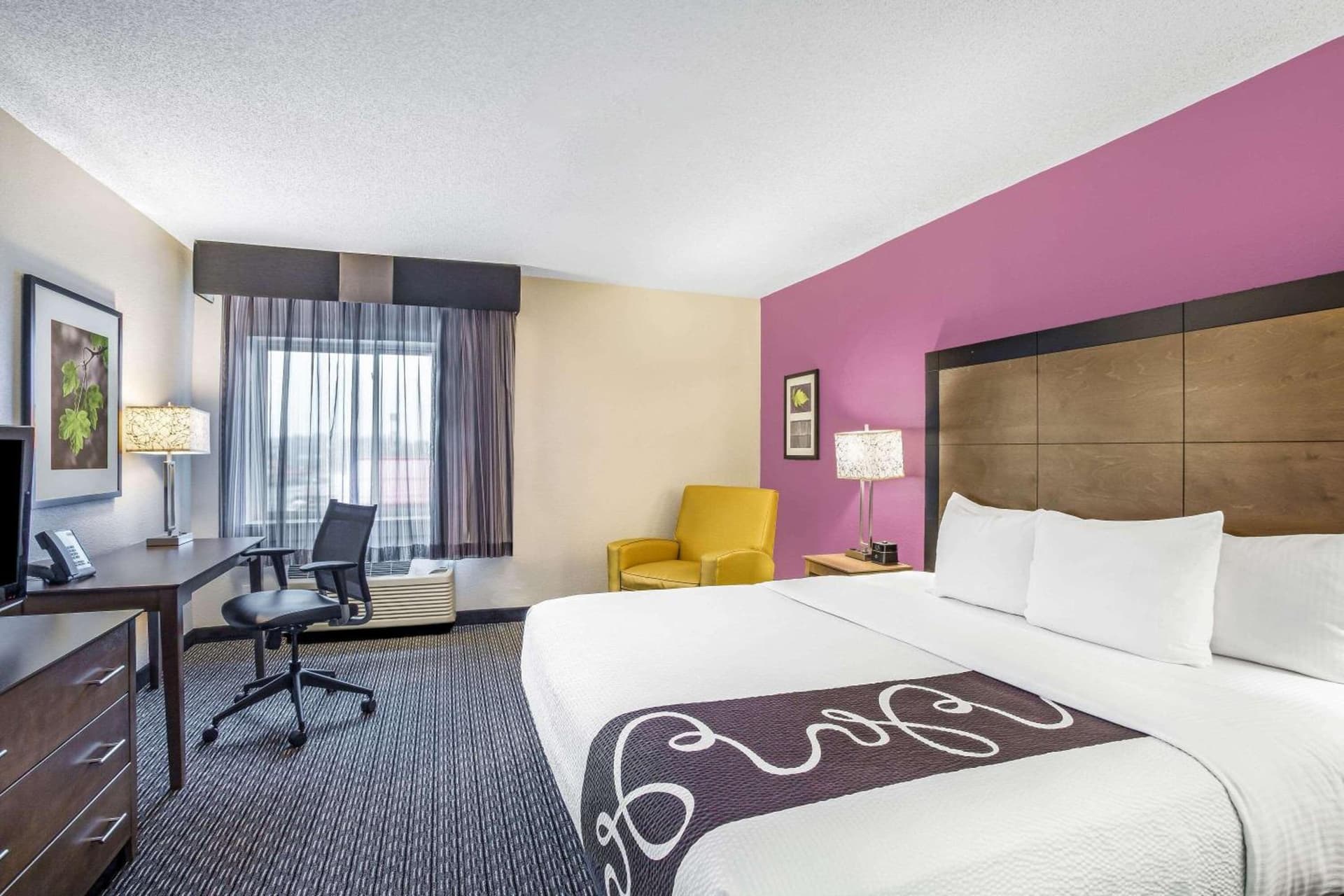La Quinta by Wyndham Hartford Bradley Airport gallery photo in Windsor Locks — image 31