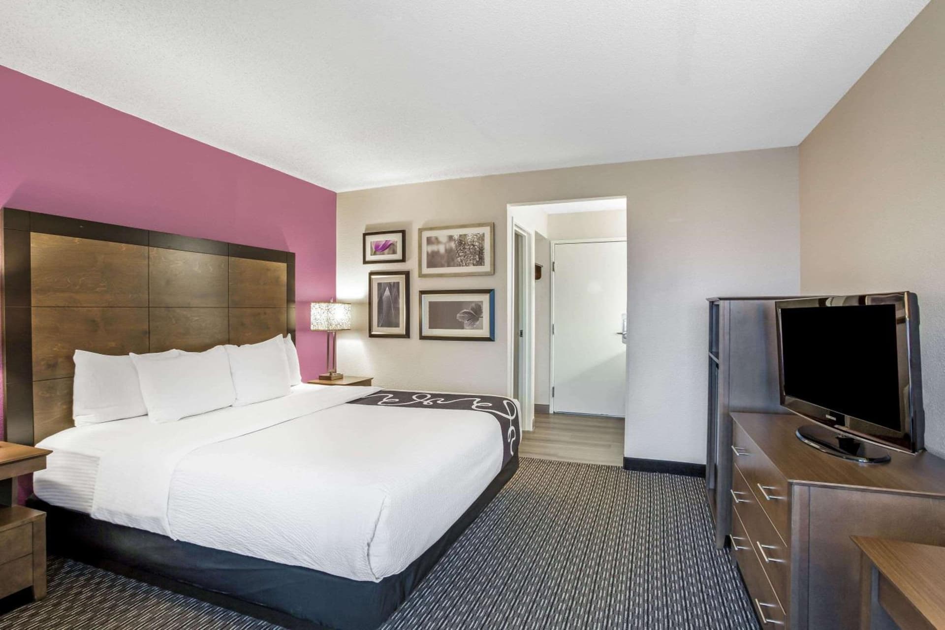La Quinta by Wyndham Hartford Bradley Airport gallery photo in Windsor Locks — image 35