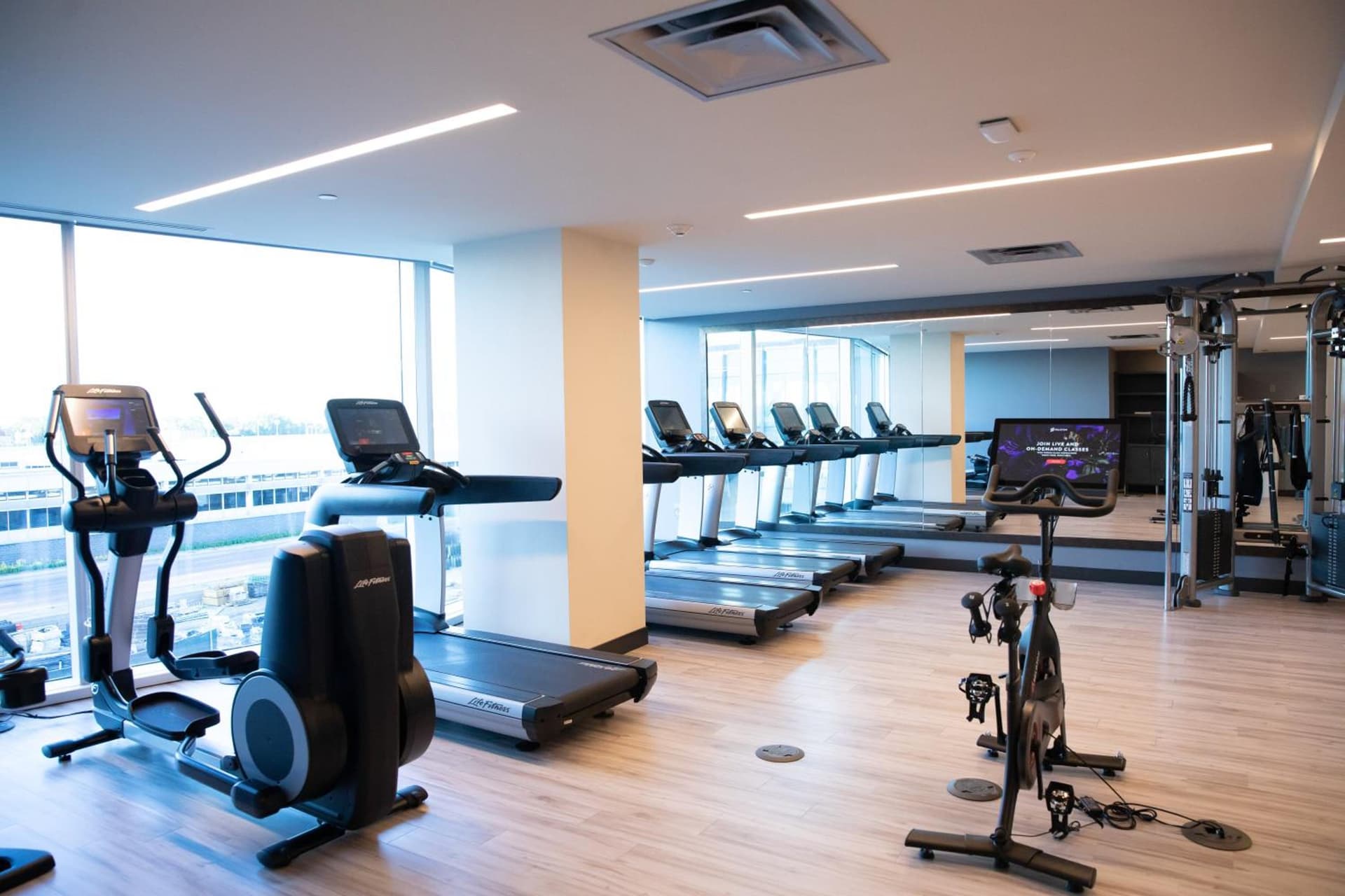 InterContinental Minneapolis - St. Paul Airport by IHG property views in Minneapolis, MN — gallery photo 3