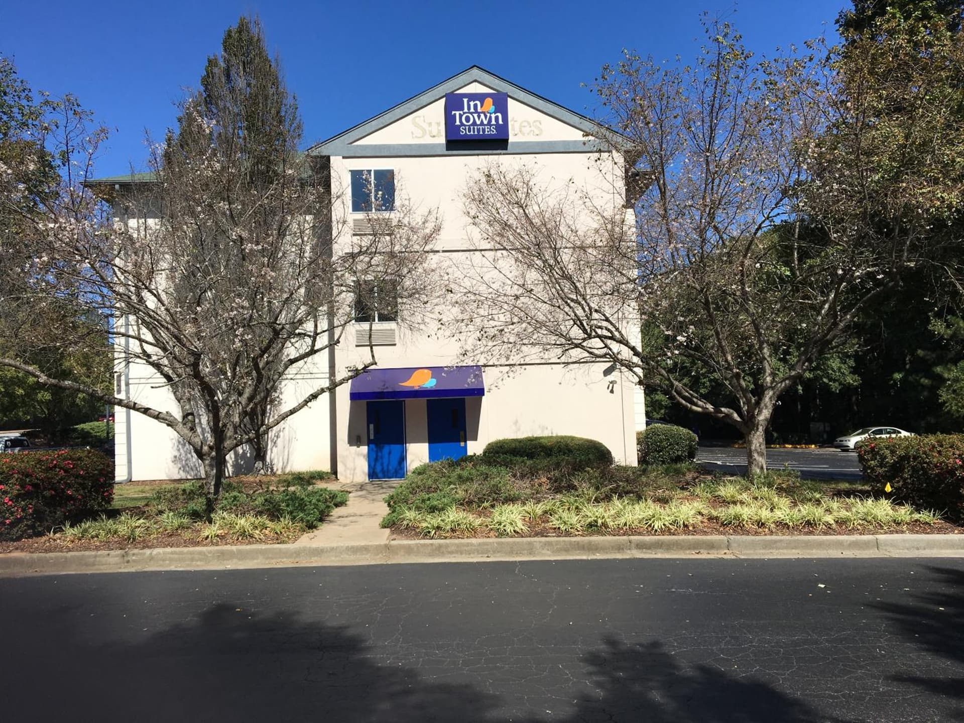 InTown Suites Extended Stay Atlanta GA - Duluth interior in Duluth, GA — gallery photo 2