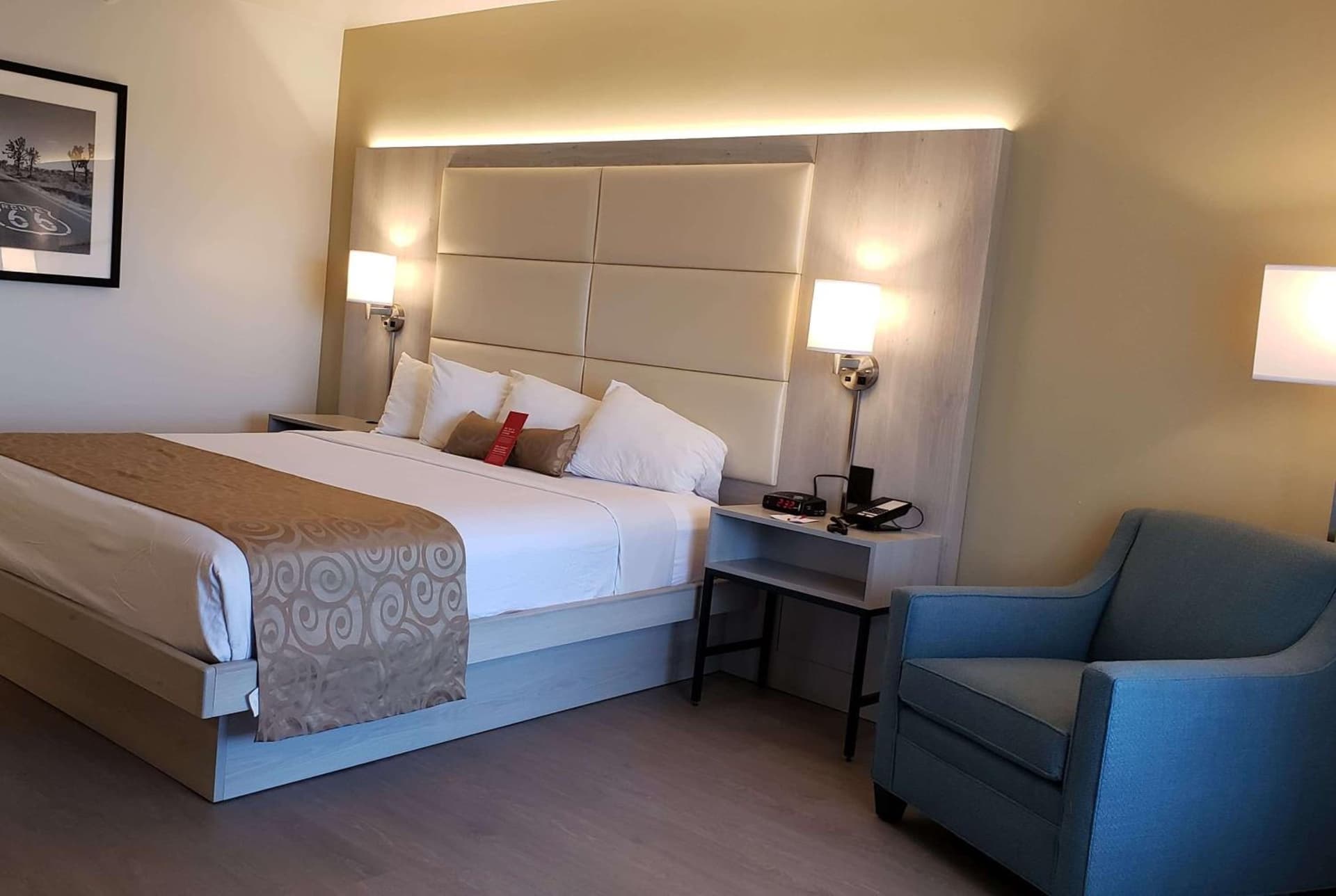 Ramada by Wyndham Burbank Airport gallery photo in Burbank, CA — image 7