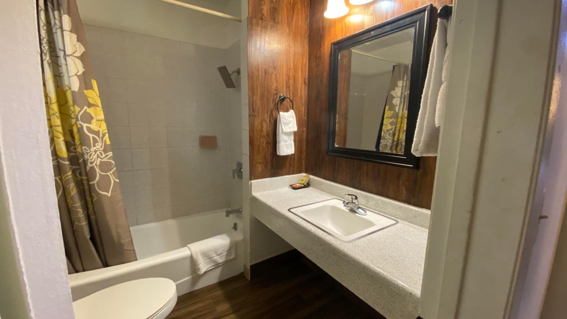 Villa Park Motel property views in Orange, CA — gallery photo 3