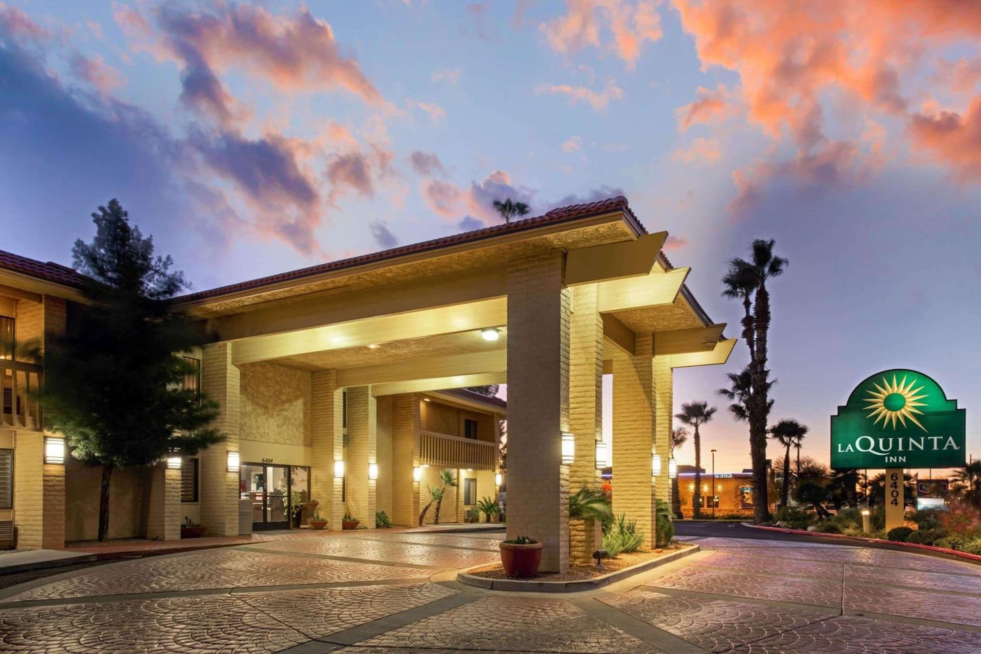 La Quinta Inn by Wyndham Tucson East interior in Tucson, AZ — gallery photo 2