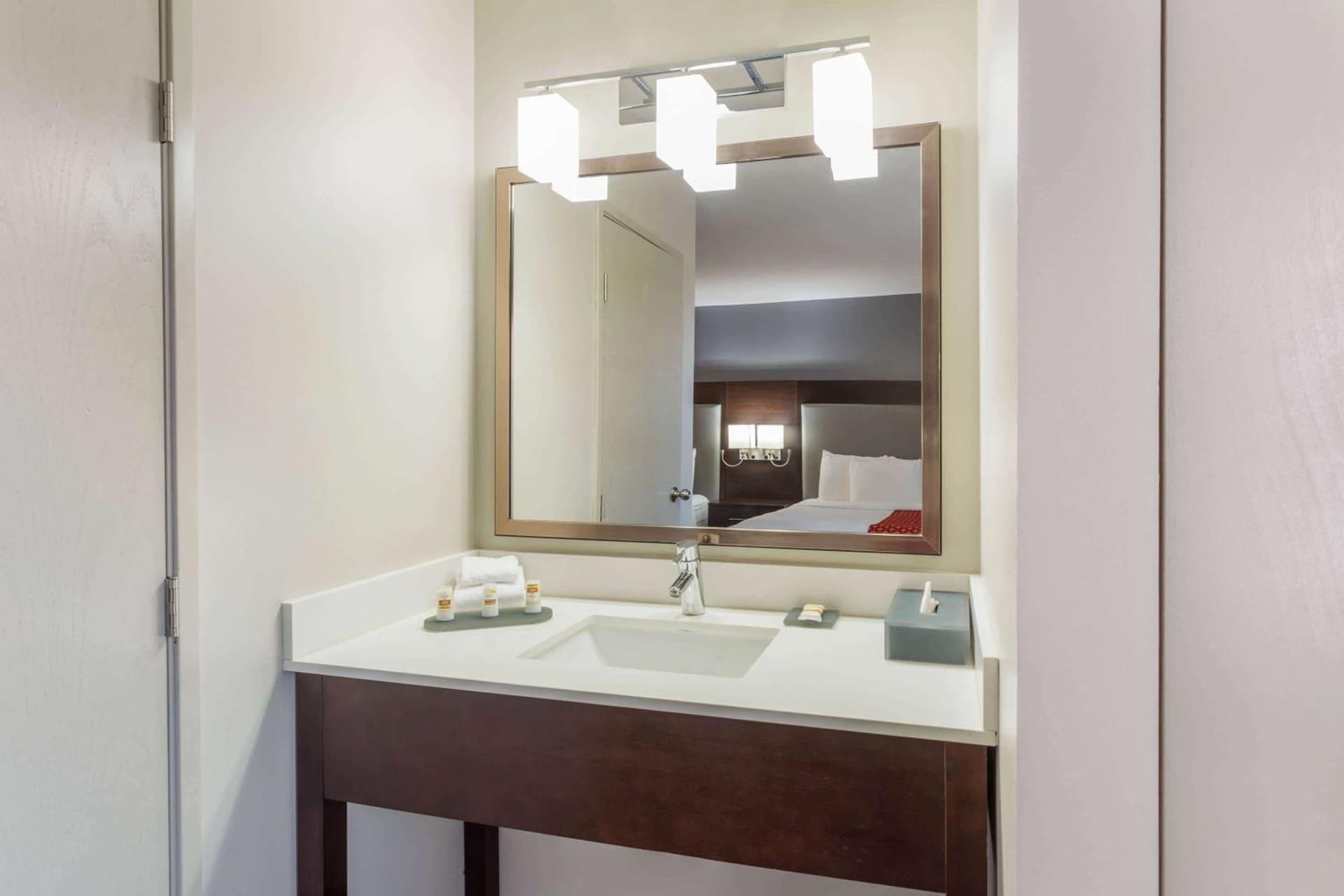 La Quinta by Wyndham Rockford gallery photo in Rockford, IL — image 24