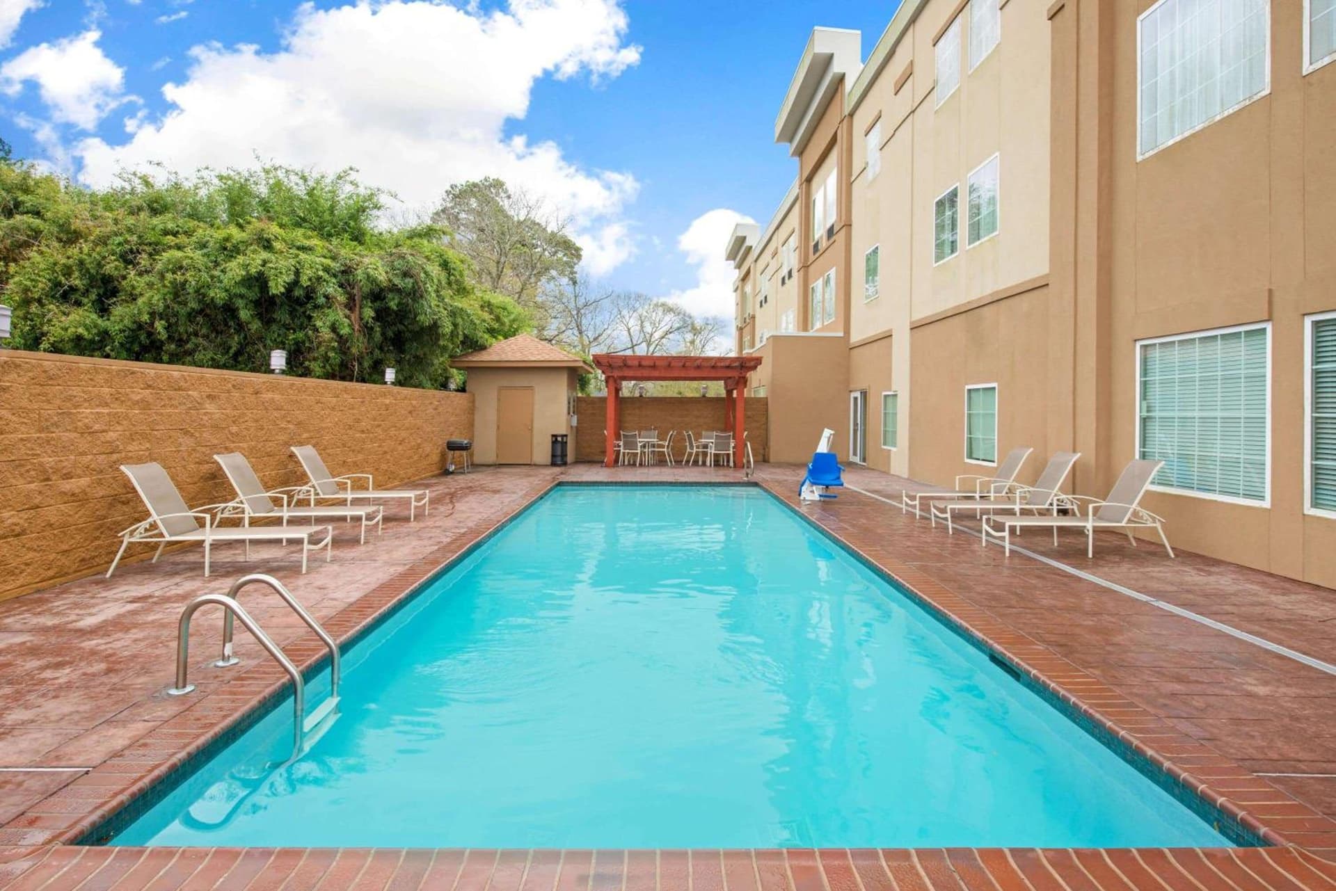 La Quinta by Wyndham Lake Charles - Westlake interior in Westlake, LA — gallery photo 2