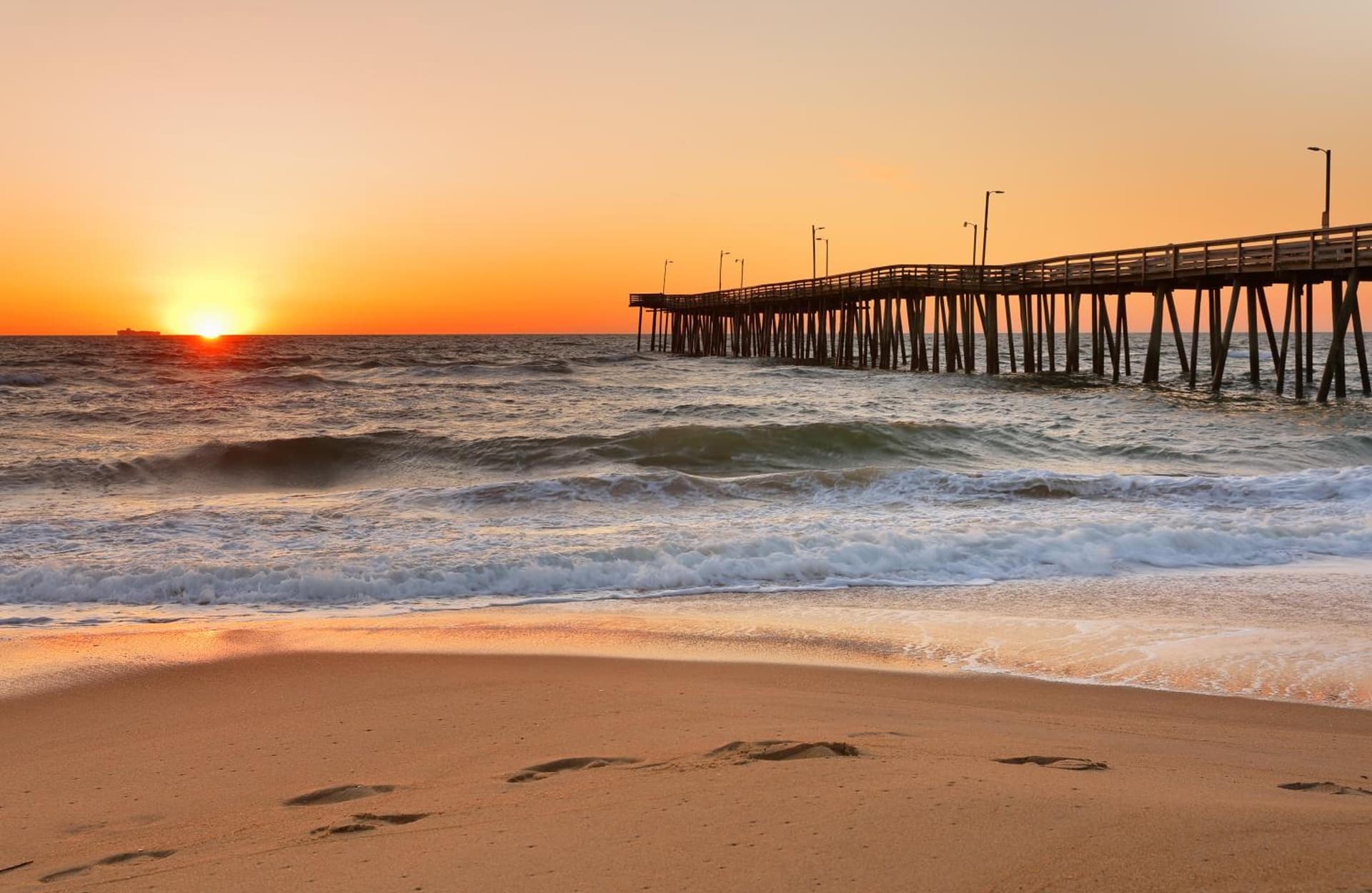 Holiday Inn Va Beach-Oceanside 21st St by IHG gallery photo in Virginia Beach, VA — image 7