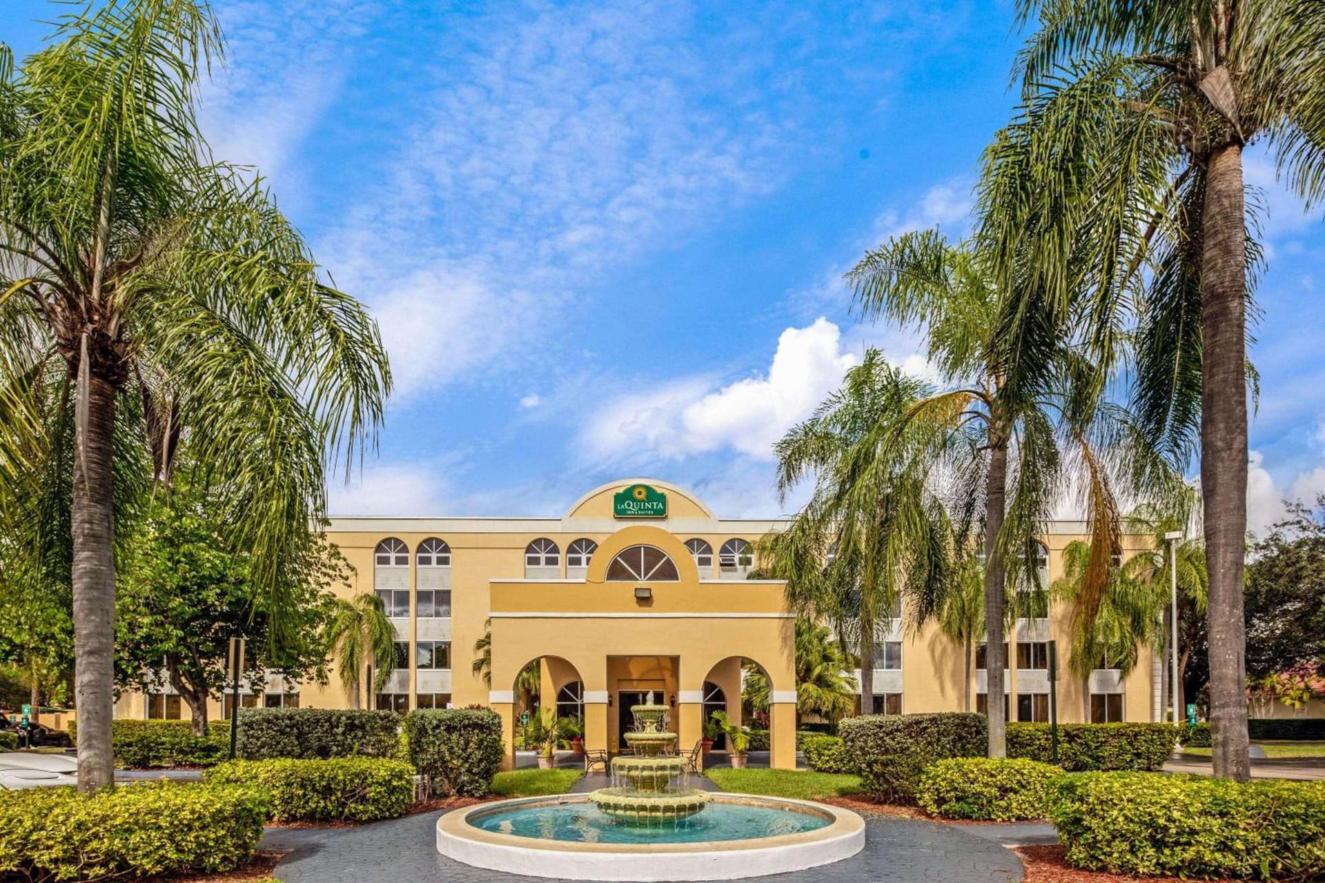 La Quinta by Wyndham Miami Lakes featured exterior or lobby in Miami Lakes, FL — similar hotel
