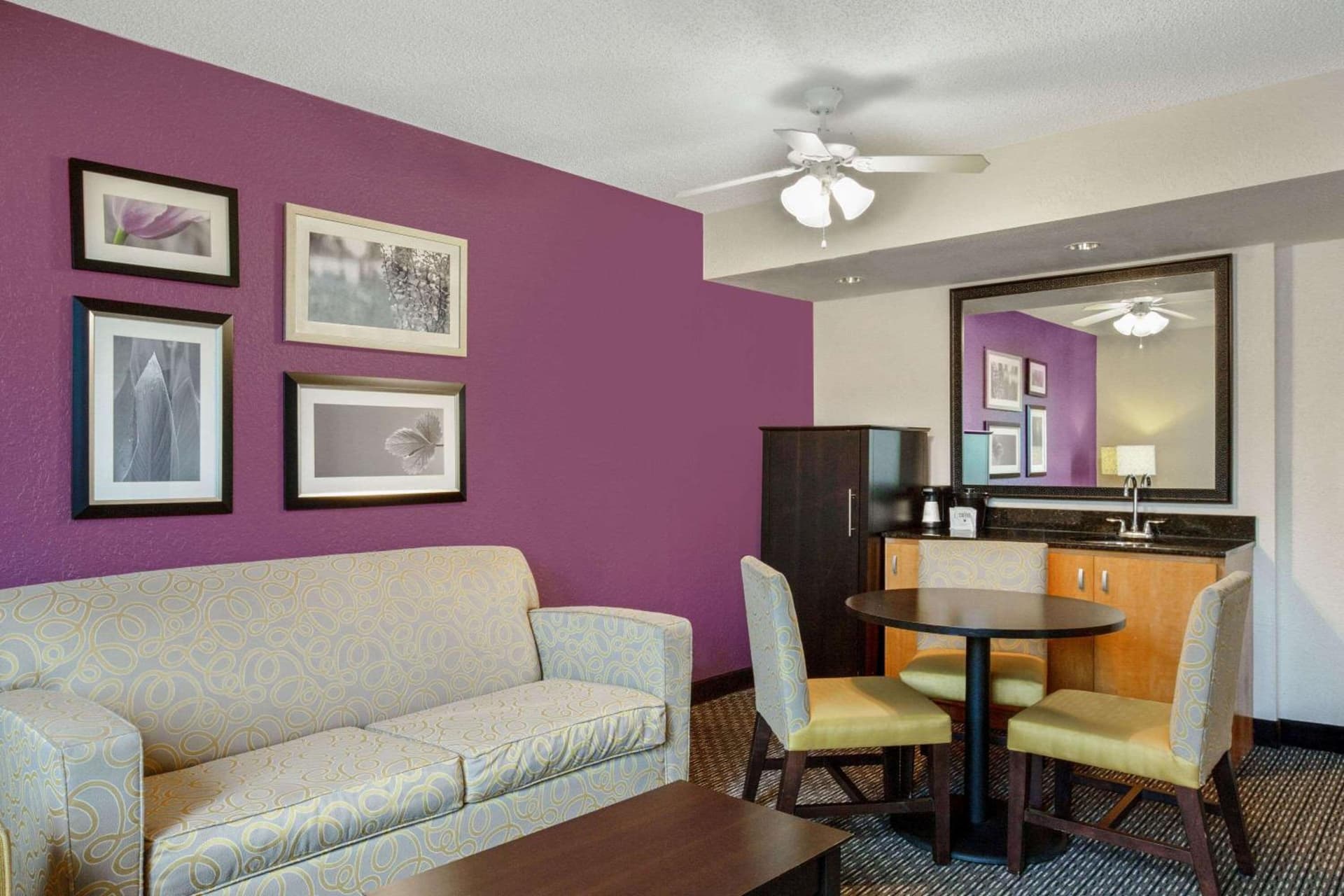 La Quinta by Wyndham Miami Lakes interior in Miami Lakes, FL — gallery photo 2